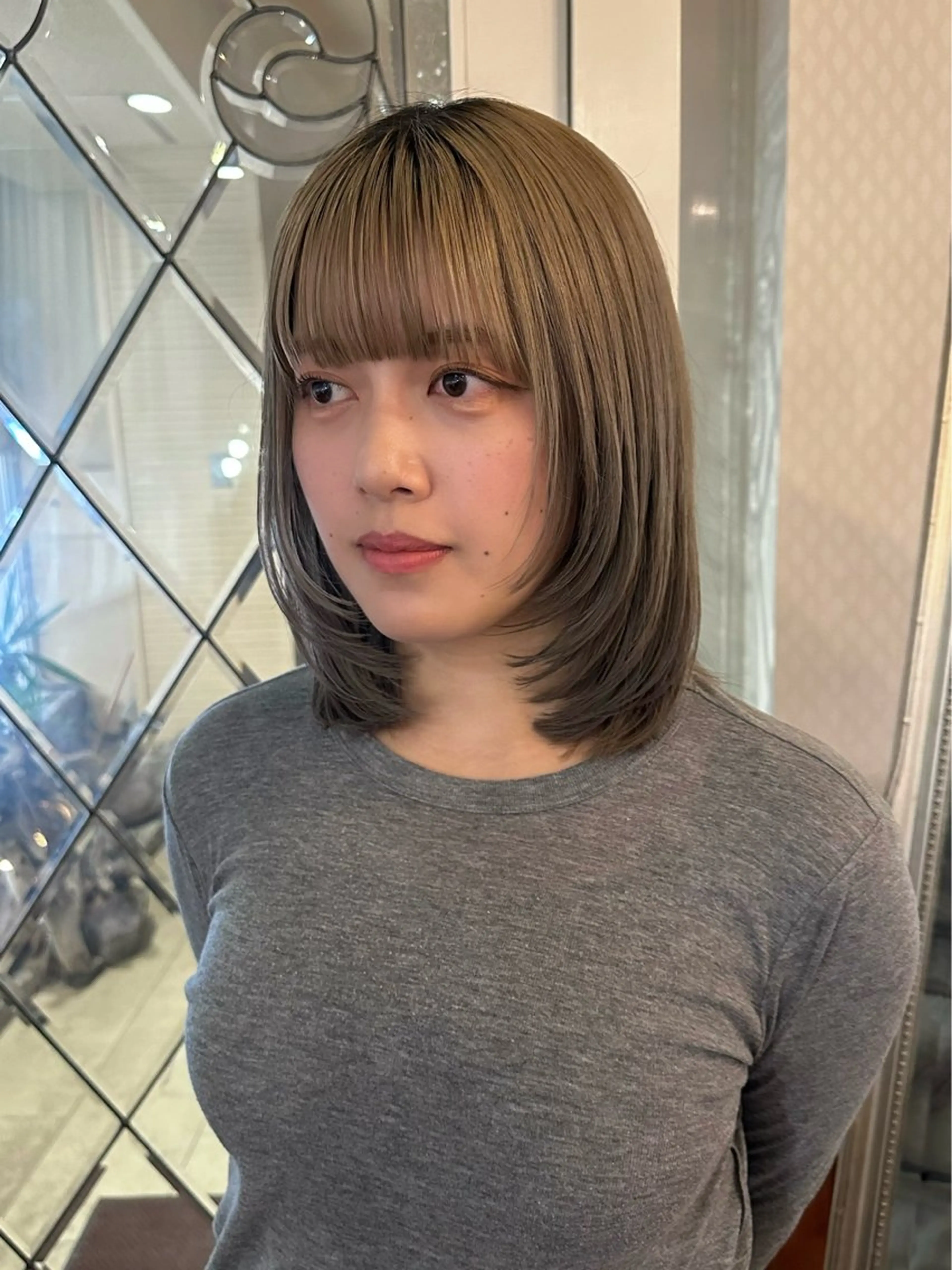 ミディアム カラー ミディアムレイヤー レイヤーカット カット ヘアカラー トリートメント 四日市/レイヤー /似合わせカットのヘアスタイル