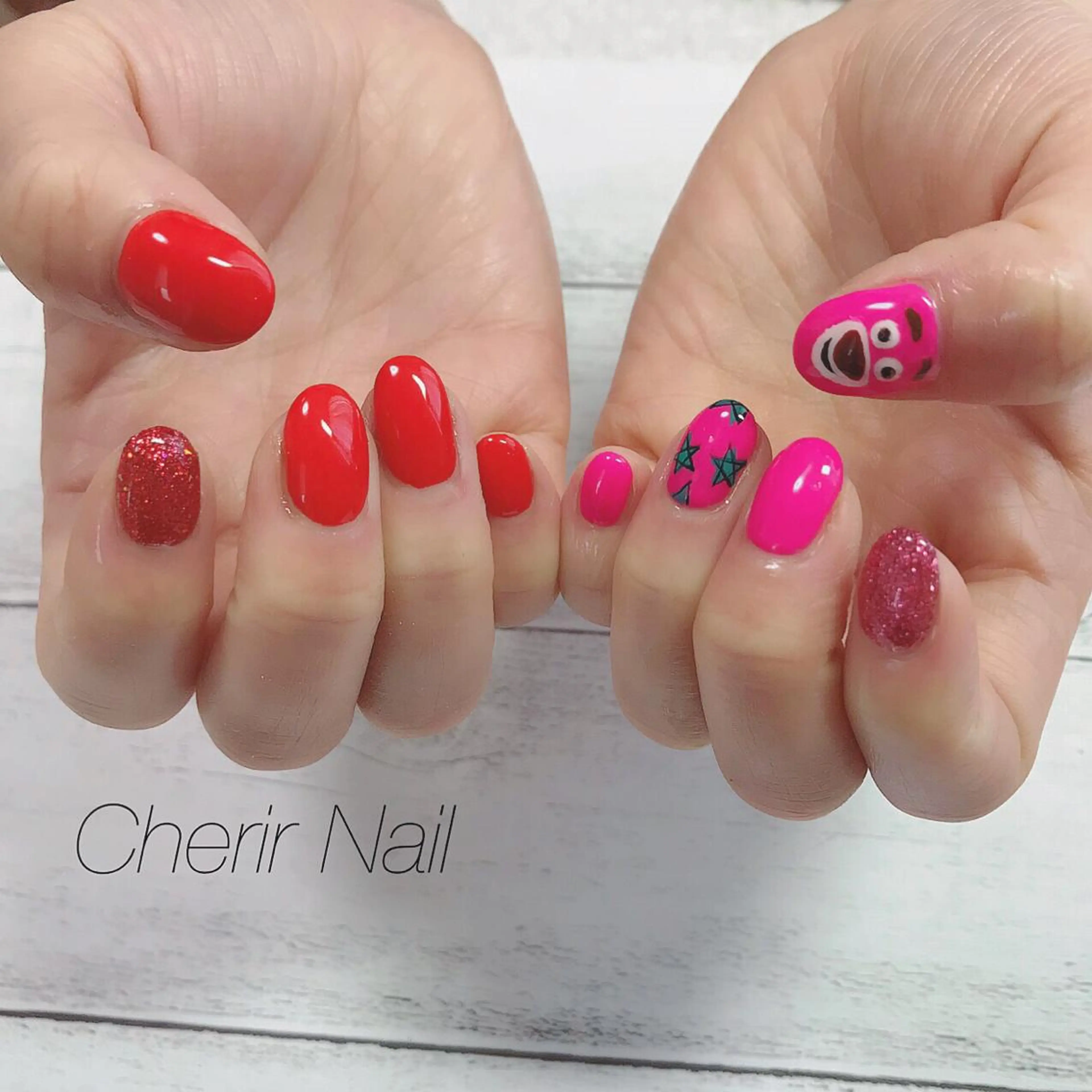ネイル ラメ(グリッター) ワンカラーネイル ピンク 赤色 ショートネイル ハンドネイル Cherirnail kaoriのネイルデザイン