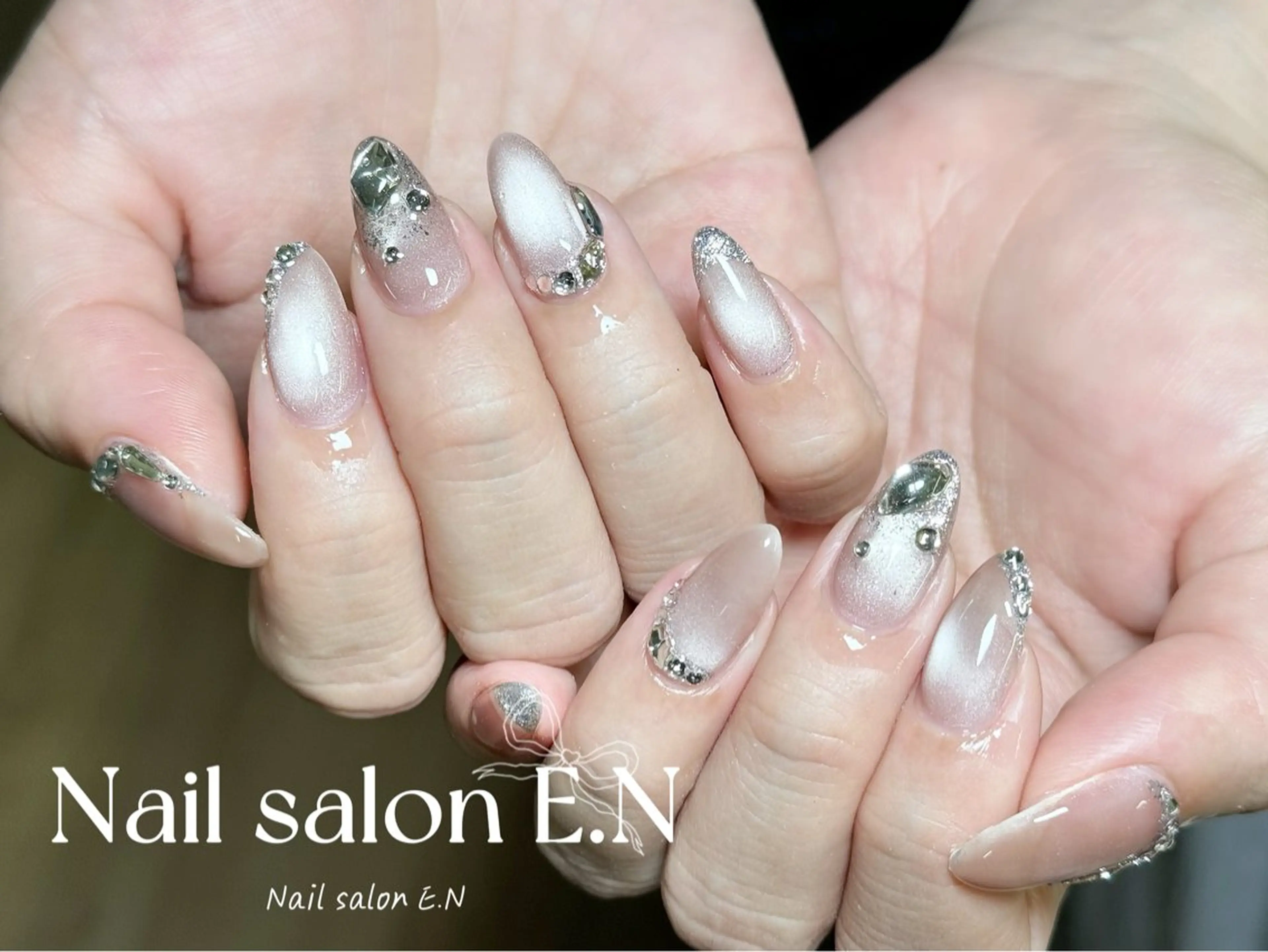 ネイル アートネイル オーロラネイル ブラウン クリアネイル フレンチネイル ハンドネイル E.N🦋 長さ出し/持ち込みのネイルデザイン
