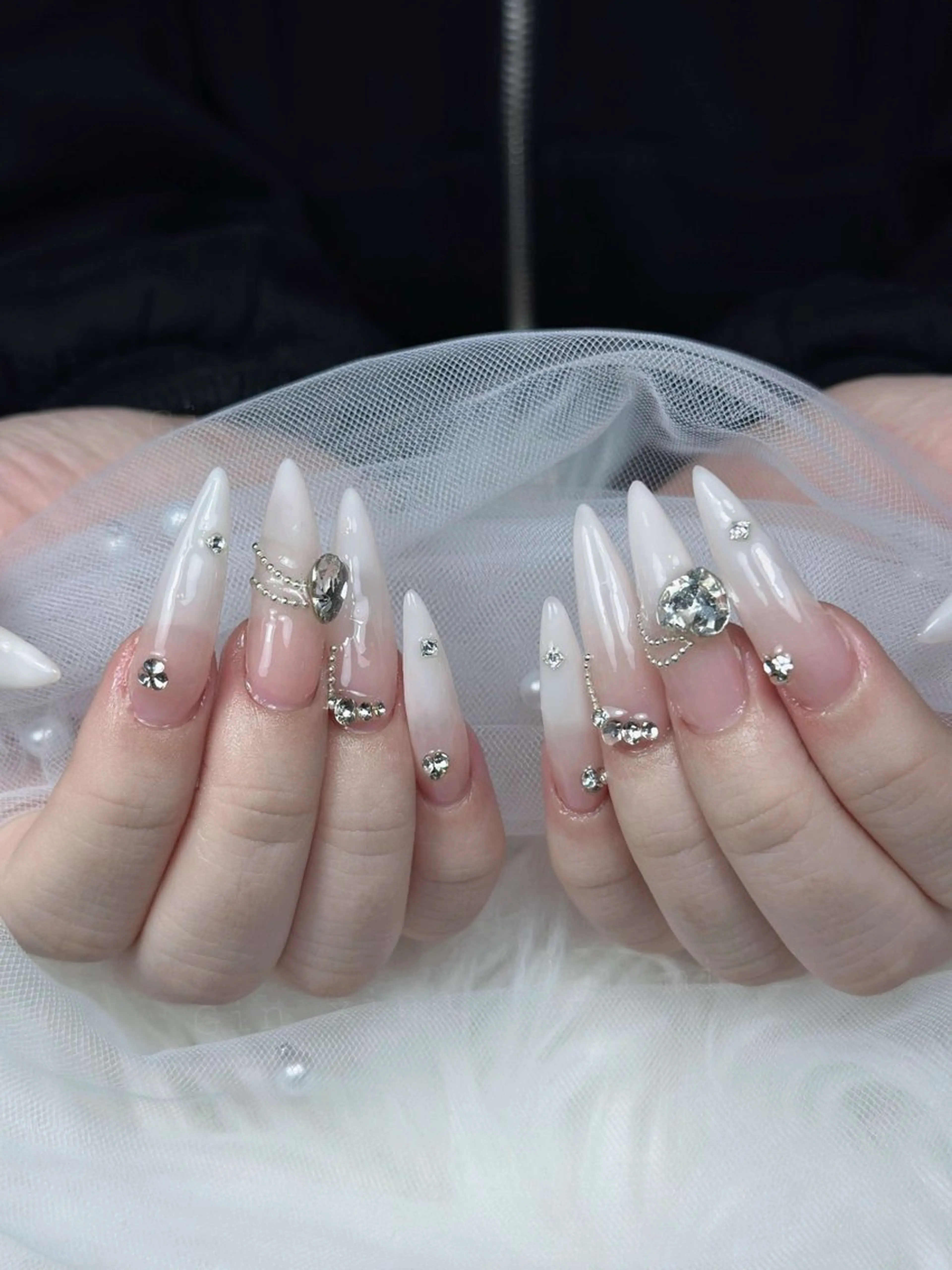 ネイル フレンチネイル ジェルネイル キラキラネイル 韓国ネイル マグネットネイル Julli NailStudioのネイルデザイン