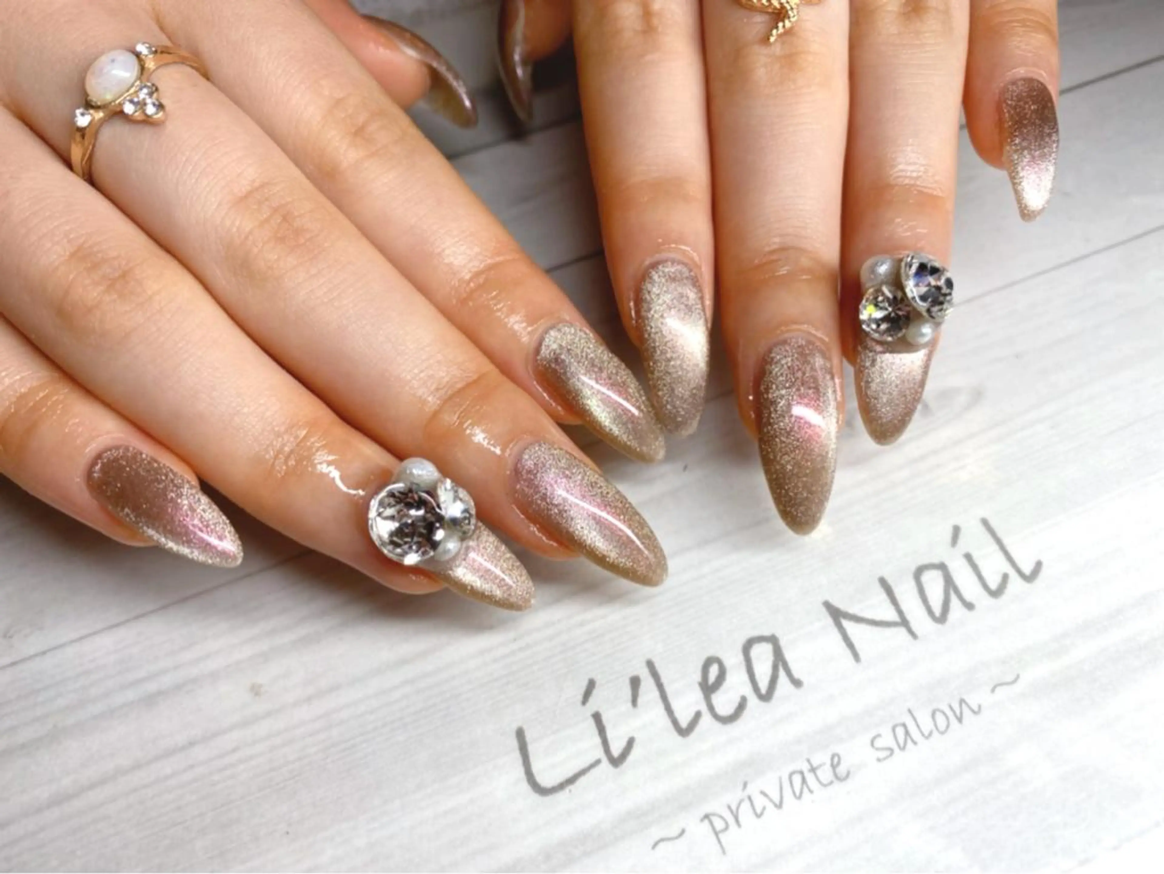 ネイル Li'leaNail AINAのネイルデザイン