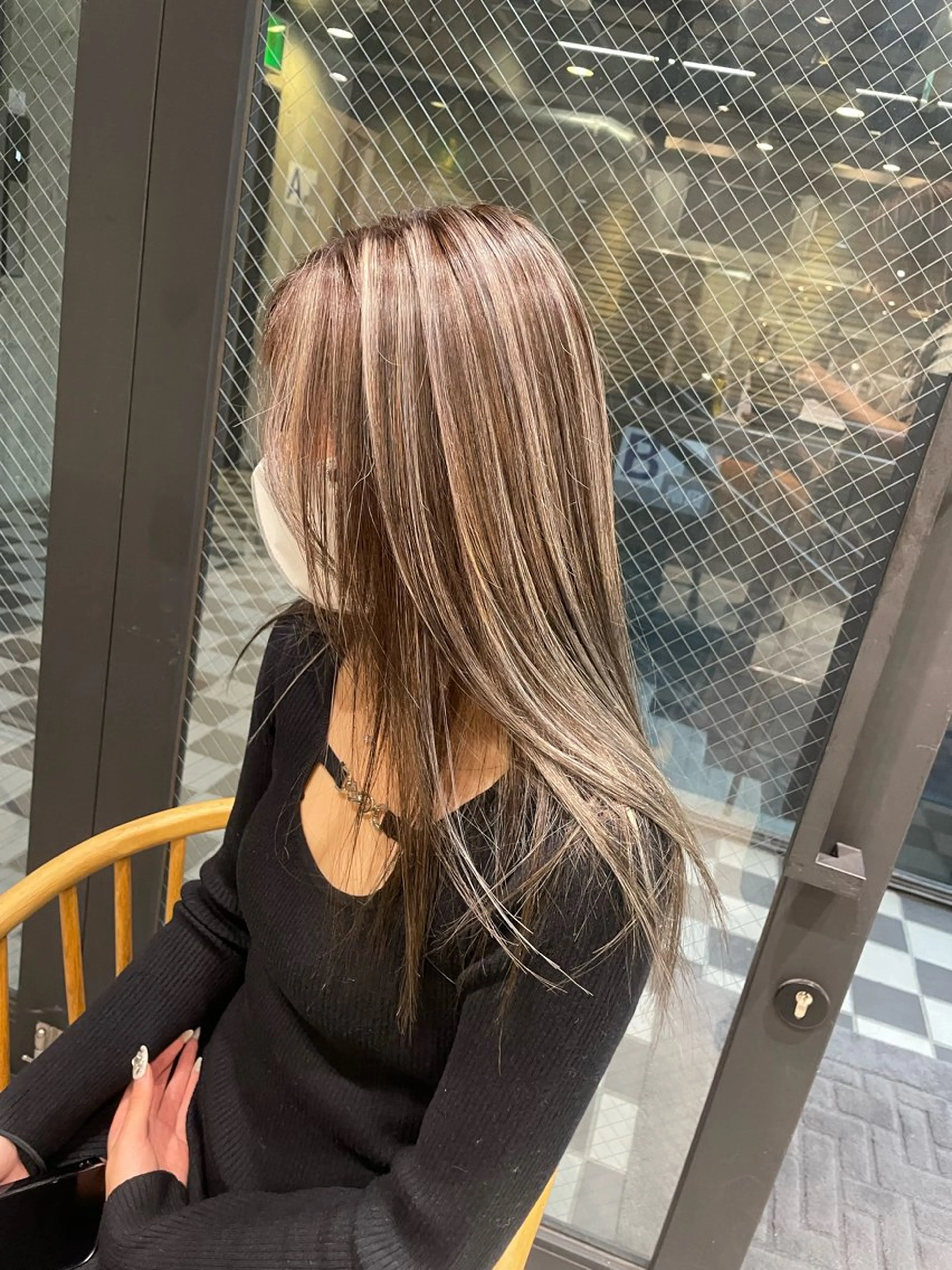 ロング ハイライト 🫧ハイライトカラー 🫧 𝓜𝓘𝓤のヘアスタイル