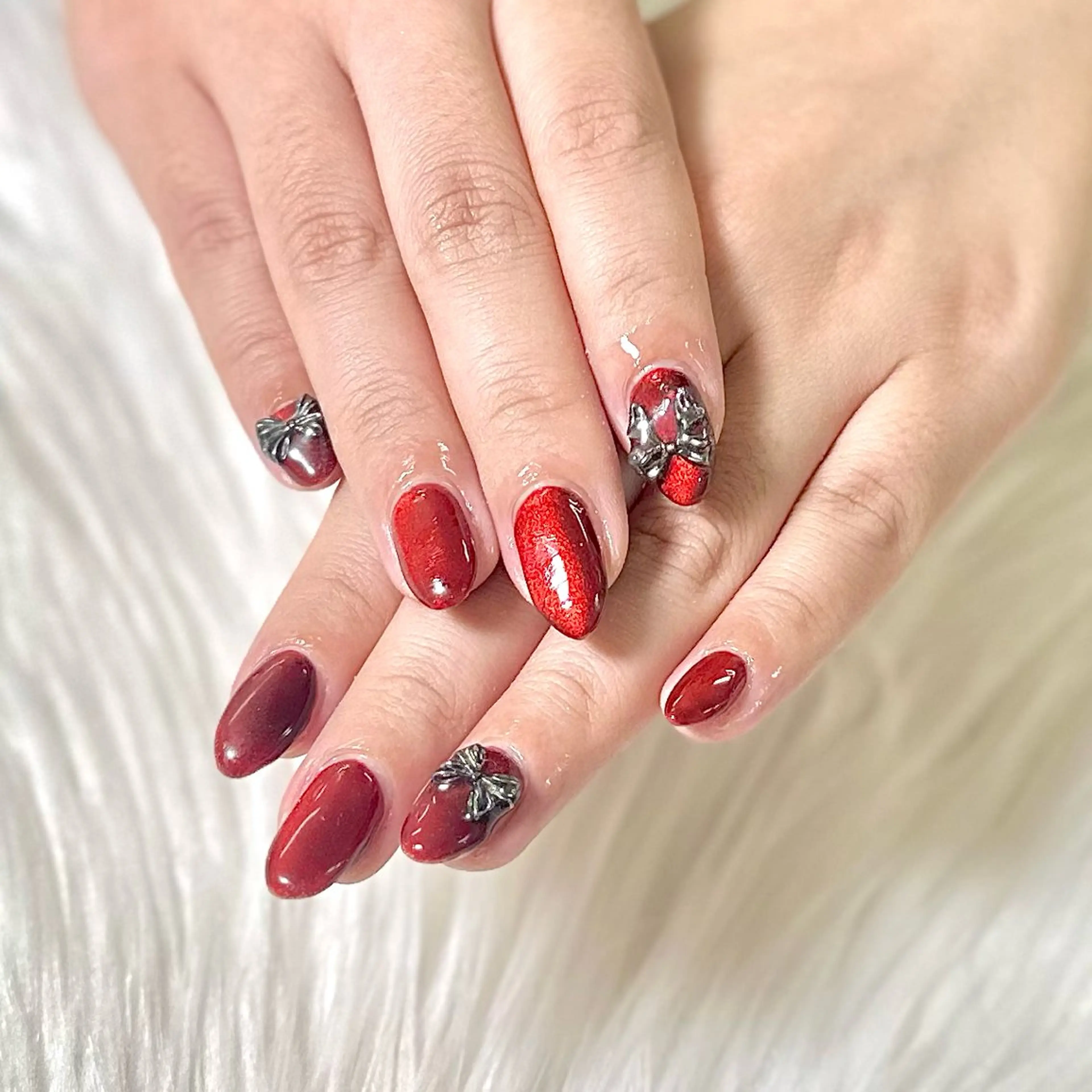 ネイル 赤色 リボン ハンドネイル Heartnail Hino Reinaのネイルデザイン