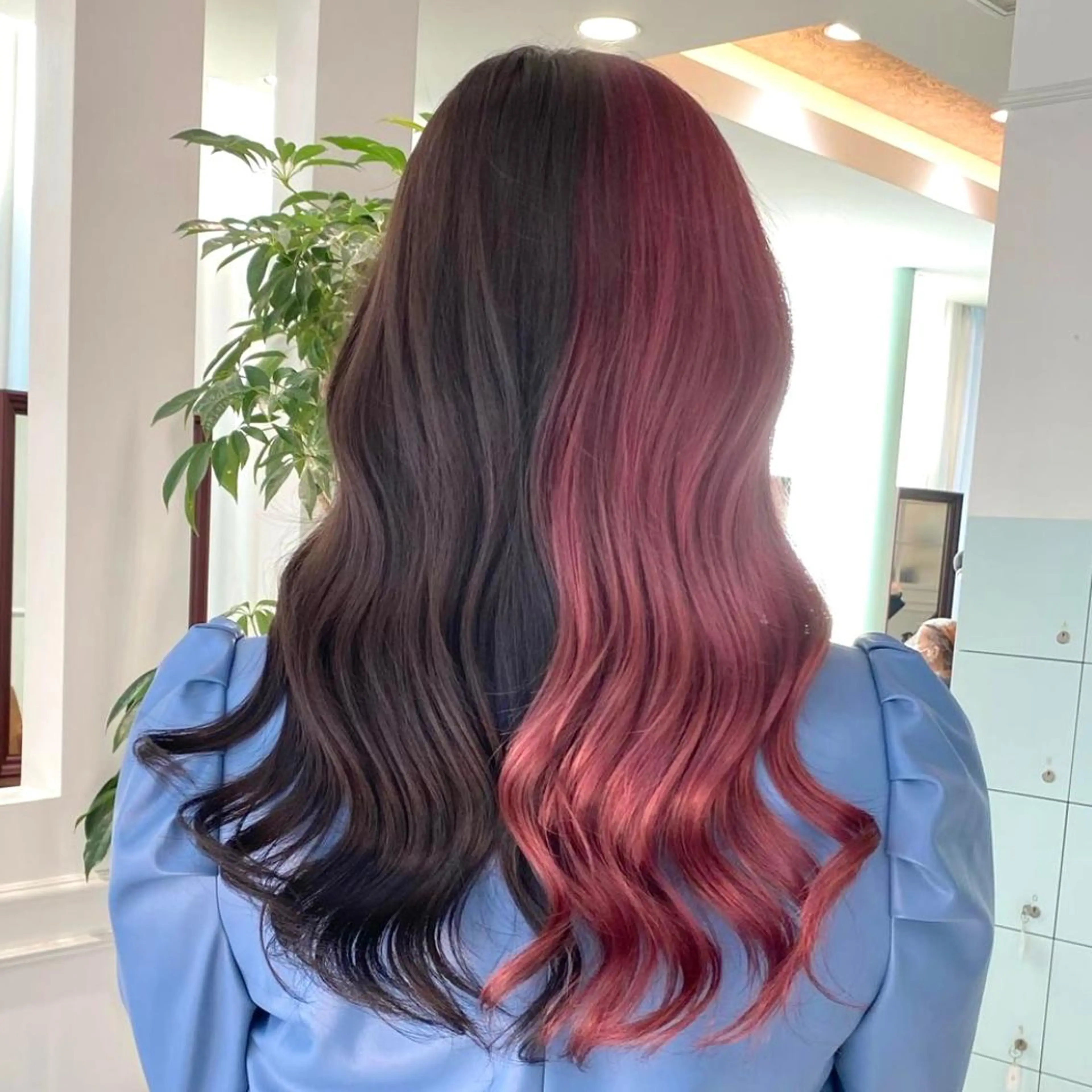 セミロング カラー ヘアアレンジ 🧸ハイトーン🧸 ゆっきー🧸のヘアスタイル