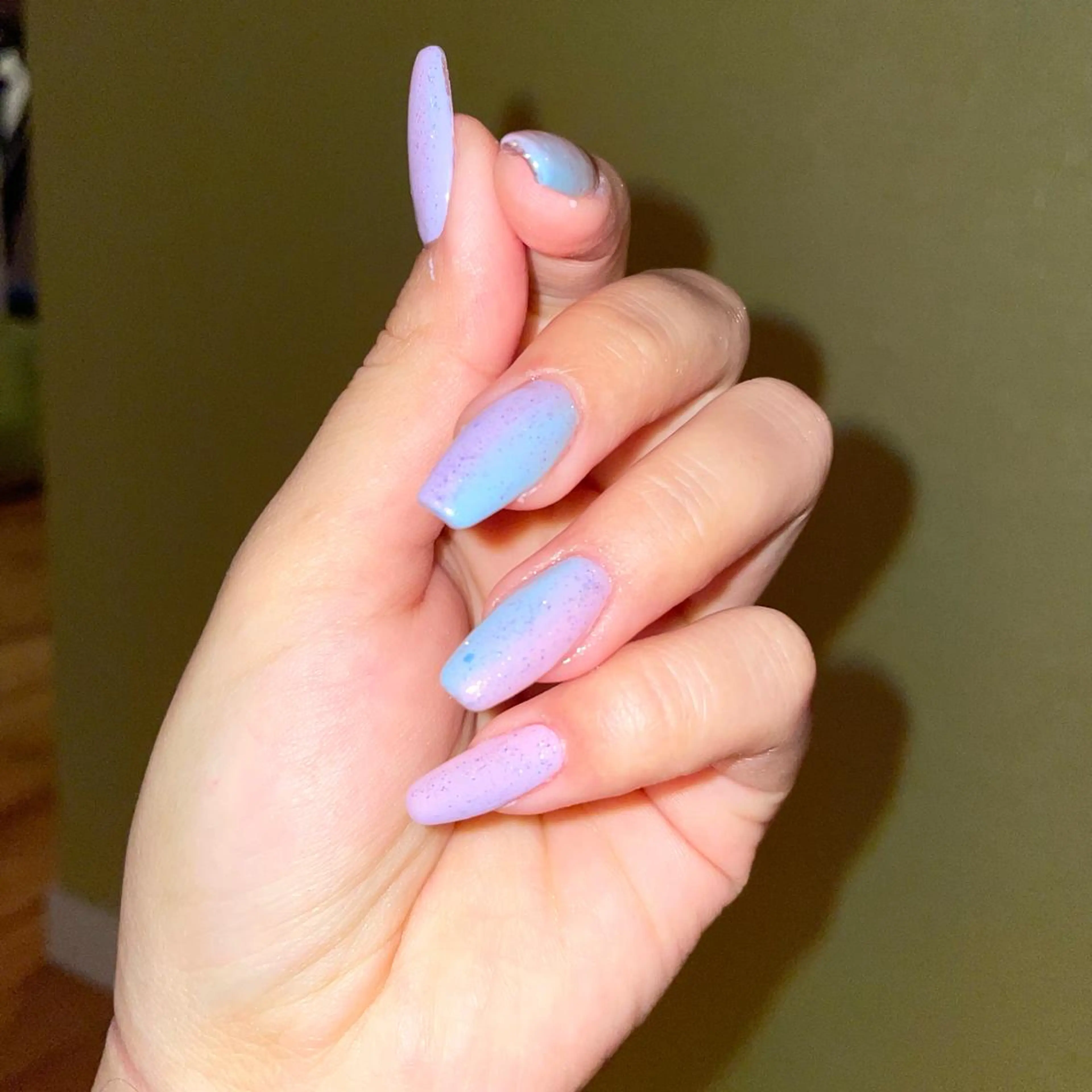 ネイル グラデーション ラメ(グリッター) ハンドネイル Nail ヌシん家 AKANEのネイルデザイン