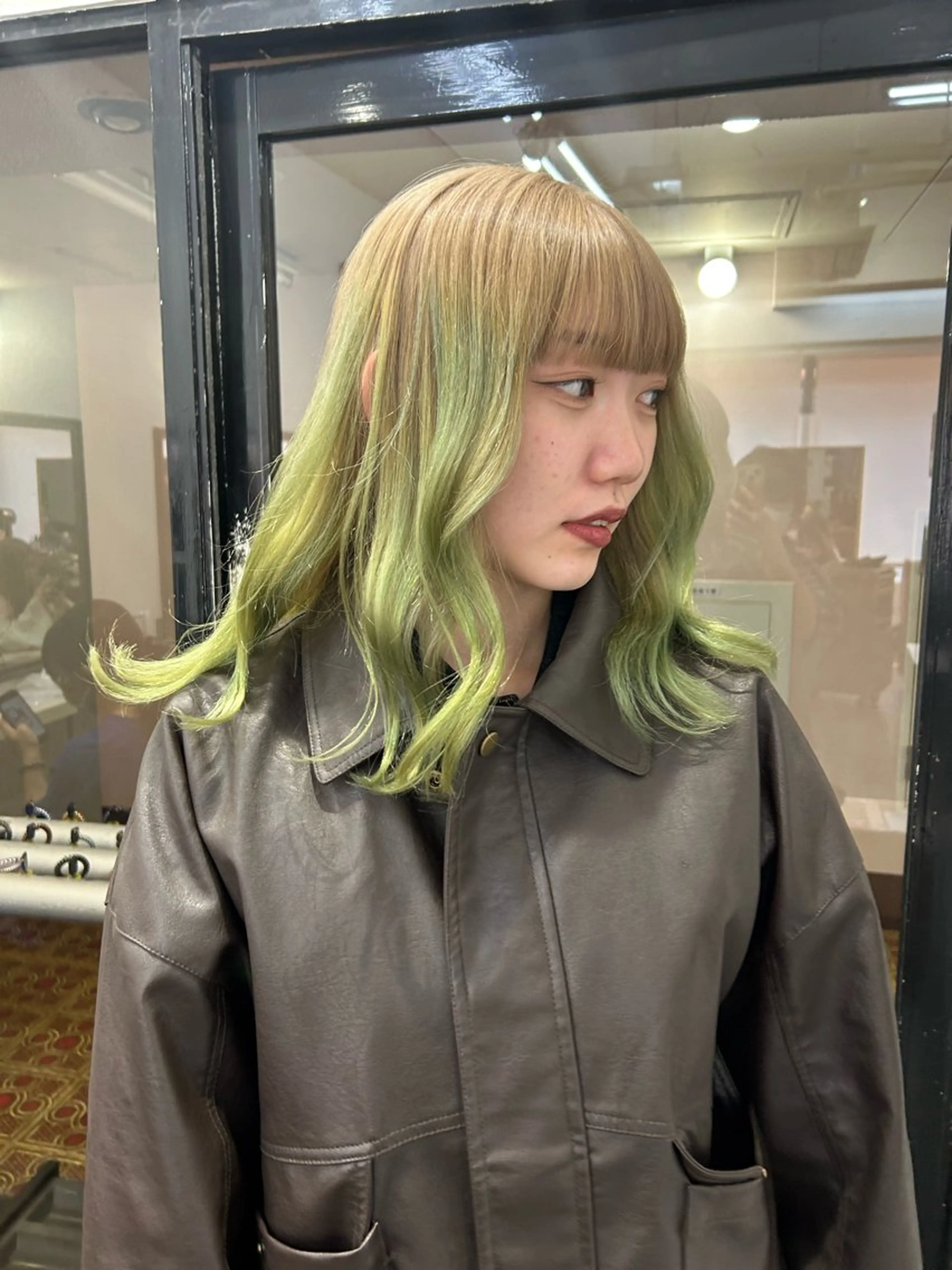 ミディアム Yui. レイヤー/パーマのヘアスタイル