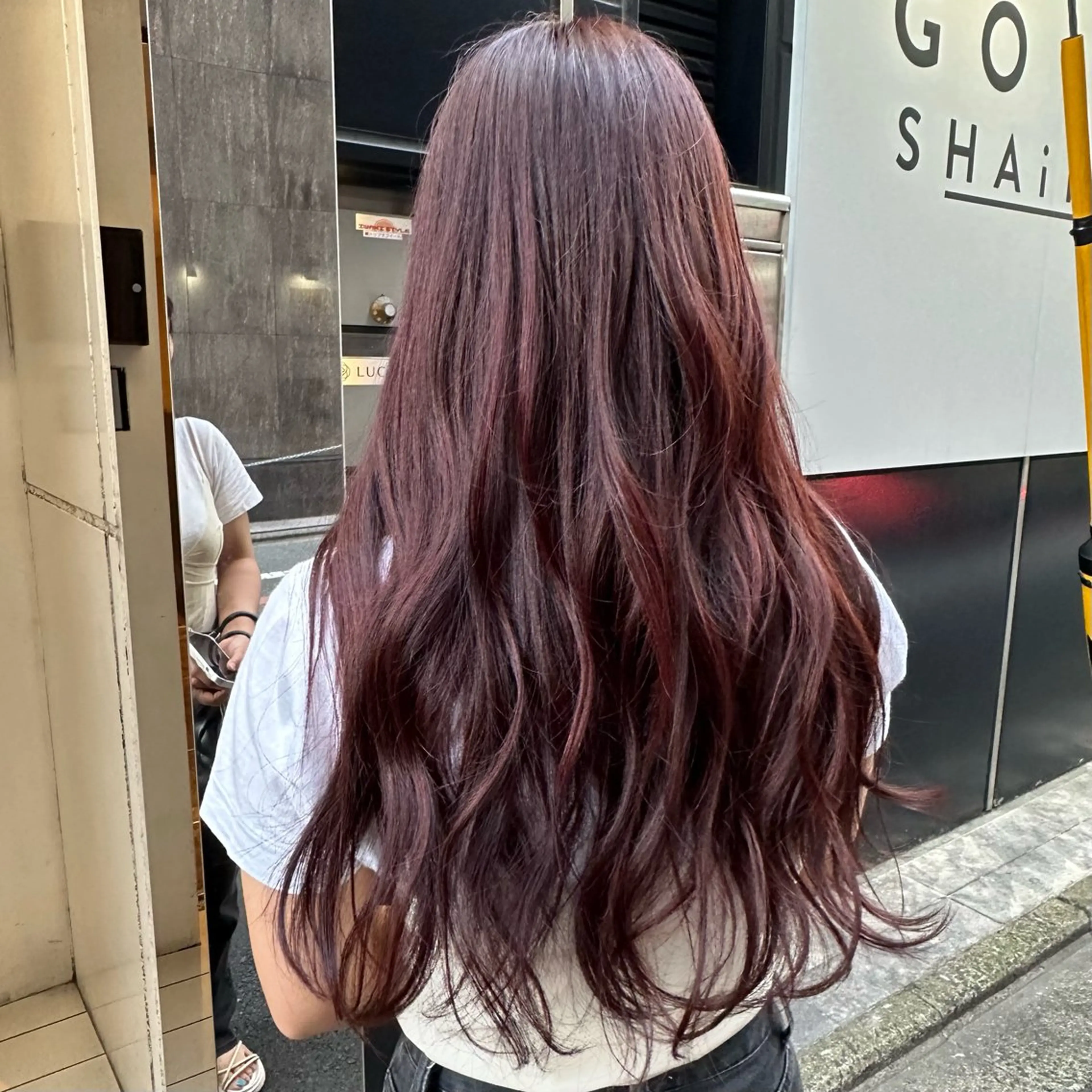 ロング カラー ブリーチ ダブルカラー ブリーチなしカラー sena/博多/ コテ巻き風パーマのヘアスタイル
