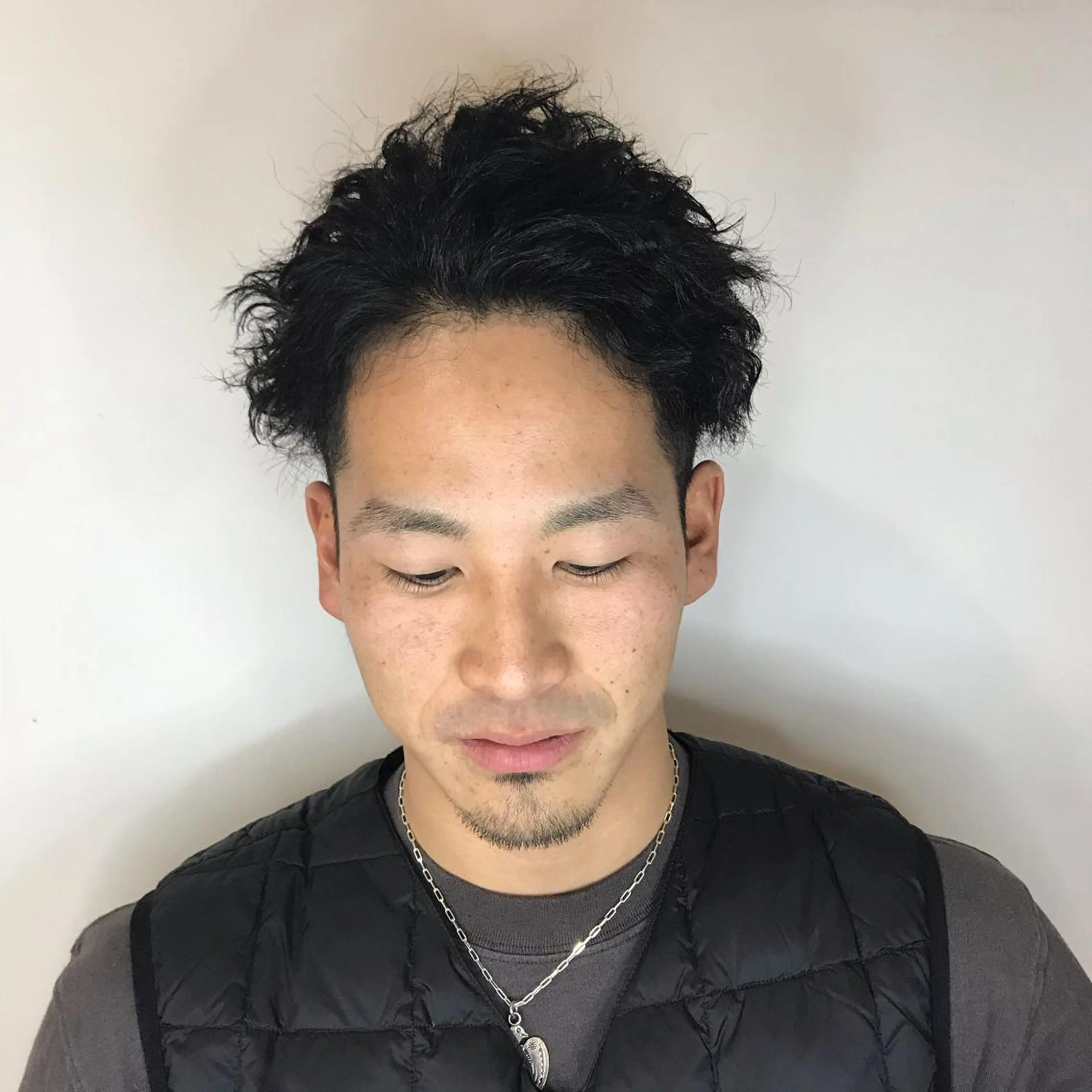 ショート パーマ メンズ メンズパーマ メンズツイストパーマ ツイストパーマ haconeco【ハコネコ】所属・小川 舜人のヘアスタイル