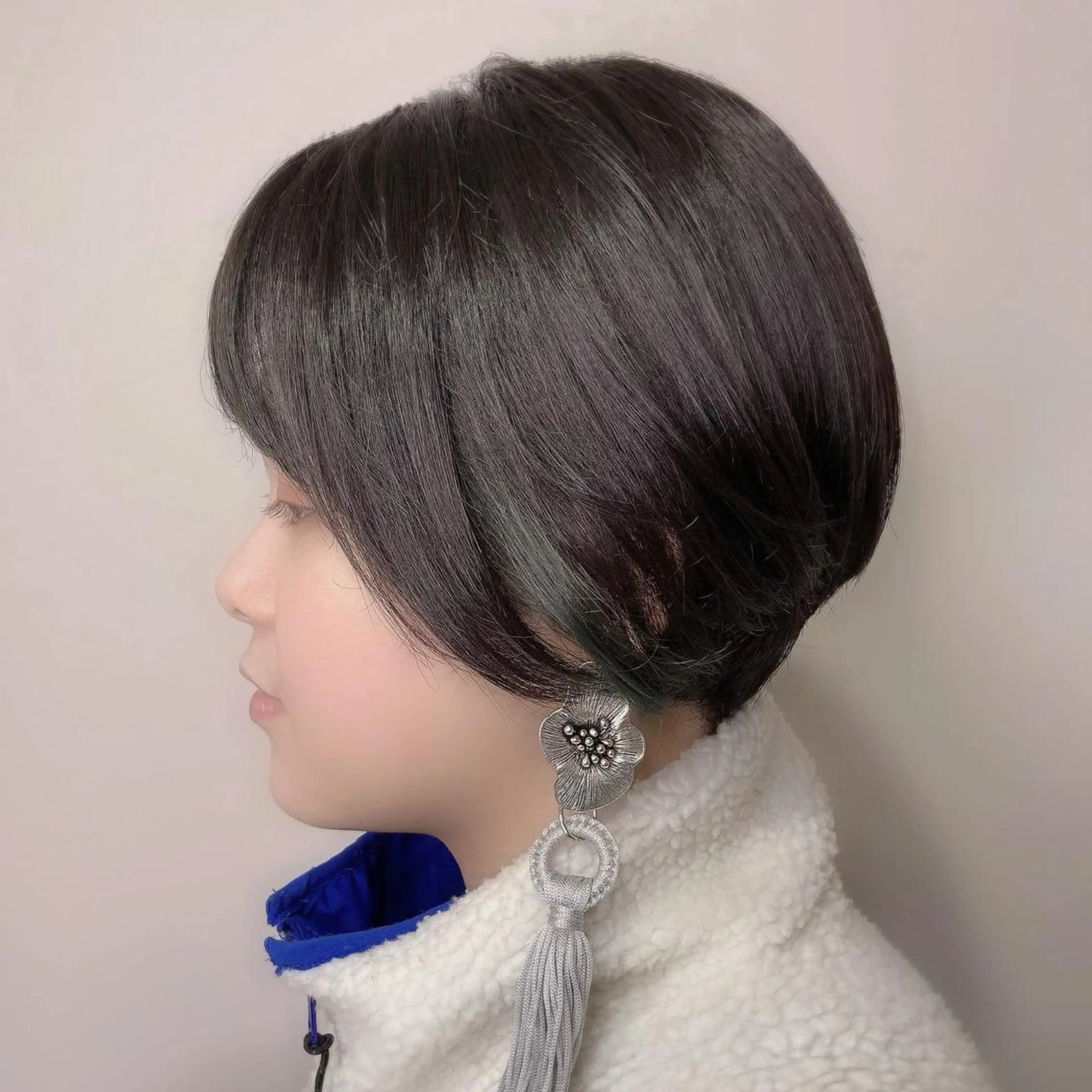 ショート カラー インナーカラー zephyr momonaのヘアスタイル