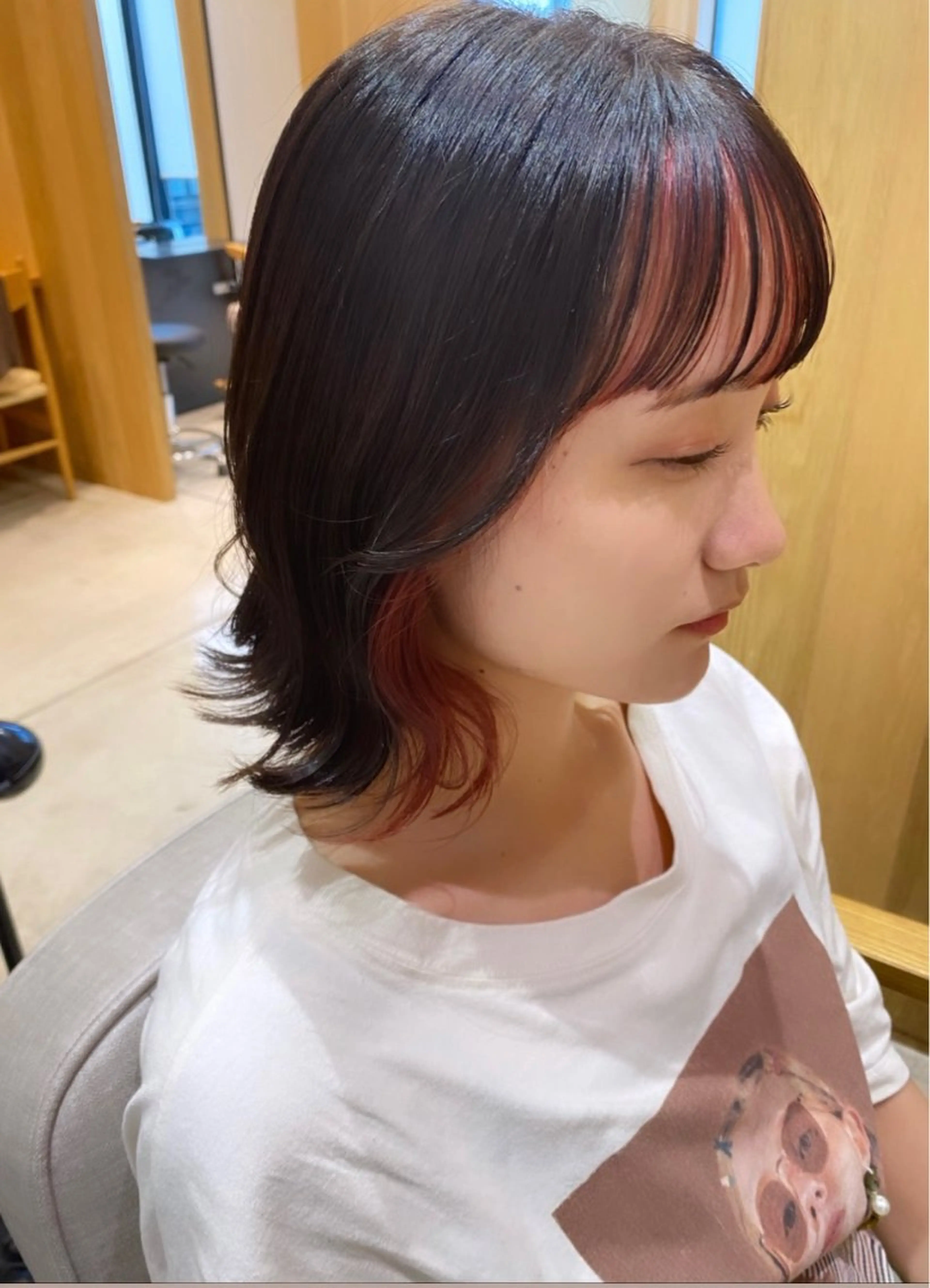 ショート カラー イヤリングカラー ヘアカラー トリートメント 🎀透明感ナチュラル ガーリー🎀yuhiのヘアスタイル