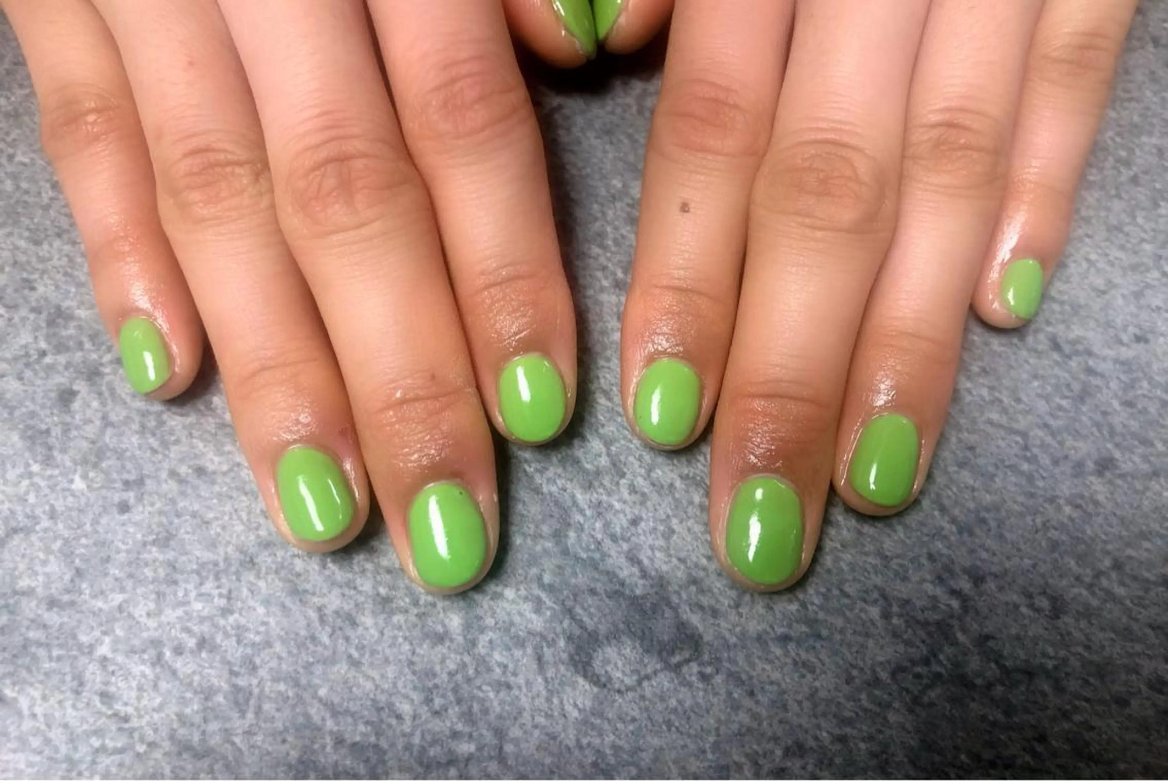 ネイル ワンカラーネイル ハンドネイル mogunail &blowのネイルデザイン