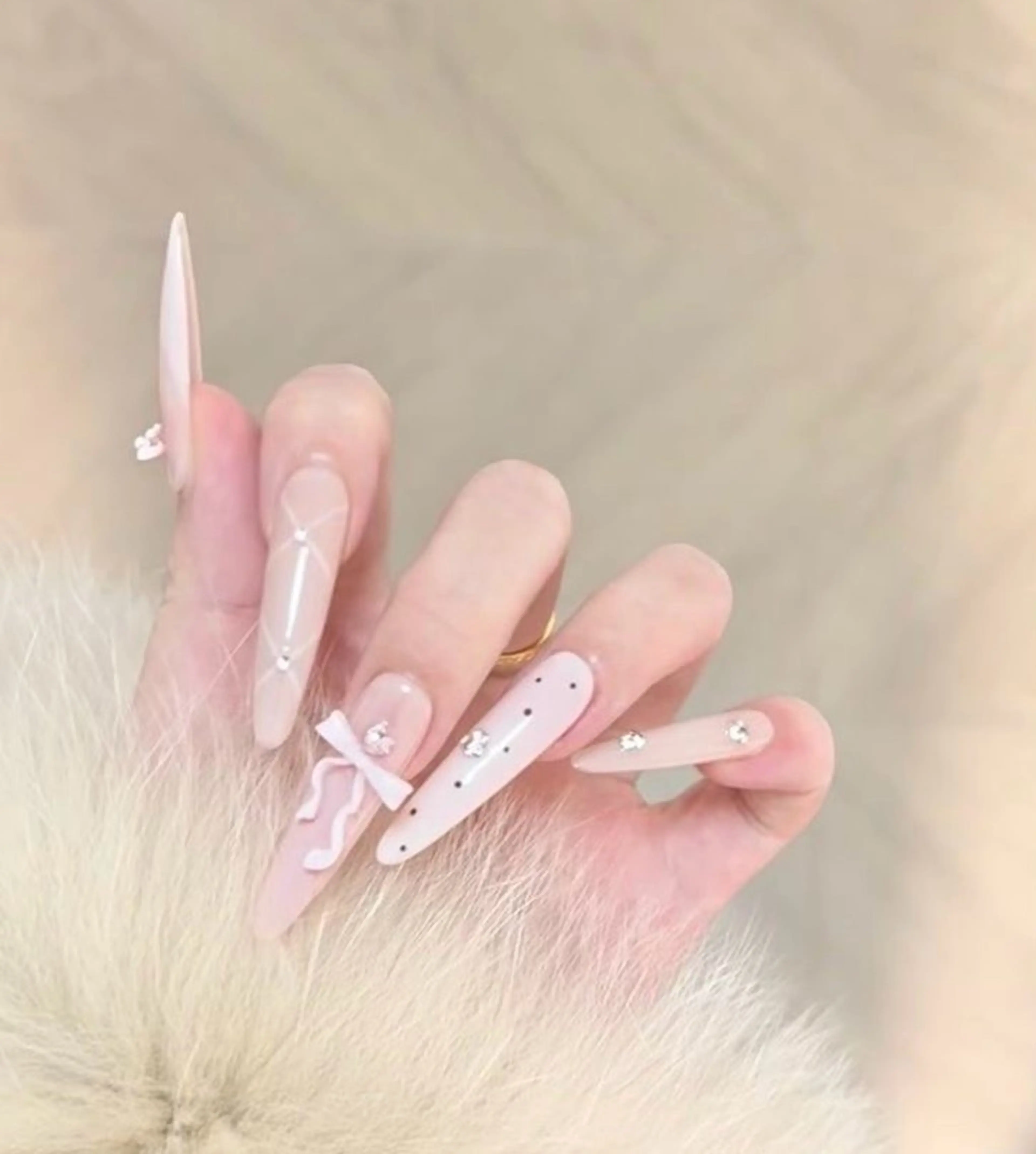 カラー グラデーションカラー ピンクカラー ハンドネイル AIN Nailのネイルデザイン