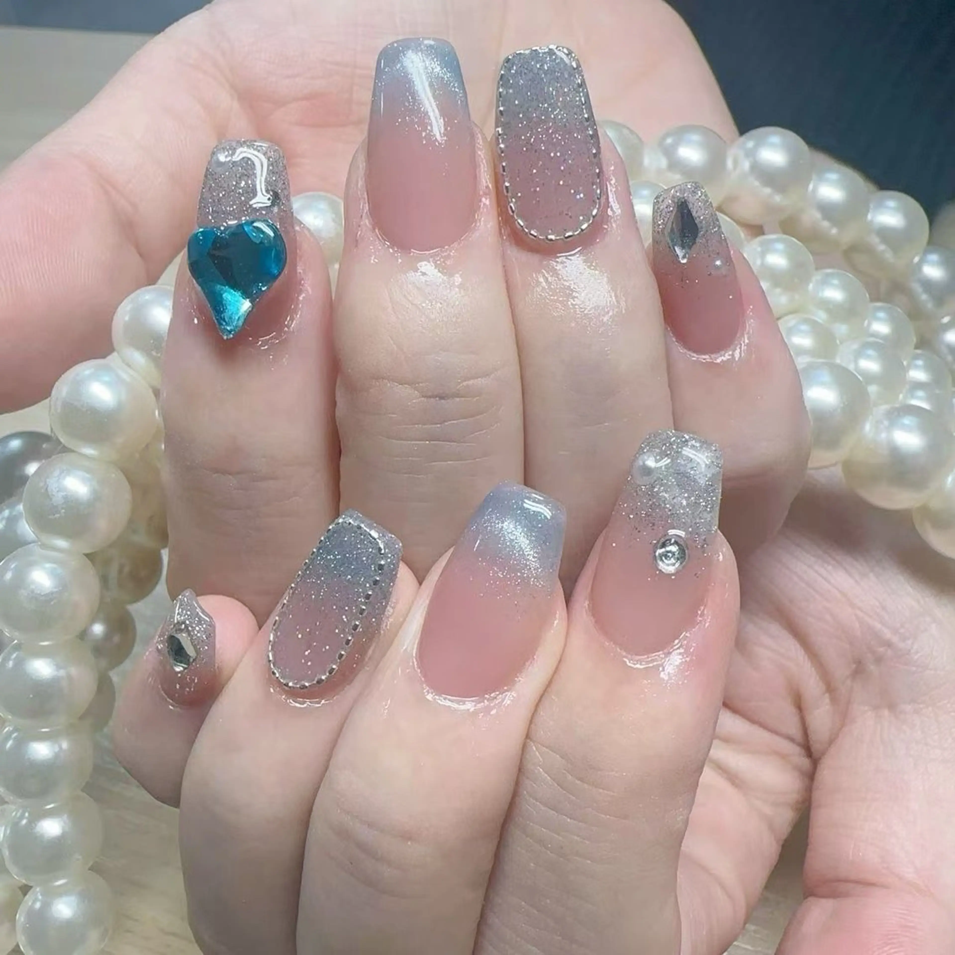 ネイル アートネイル クリアネイル 成人式 長さ出し フラッシュネイル かすみ ✨のネイルデザイン