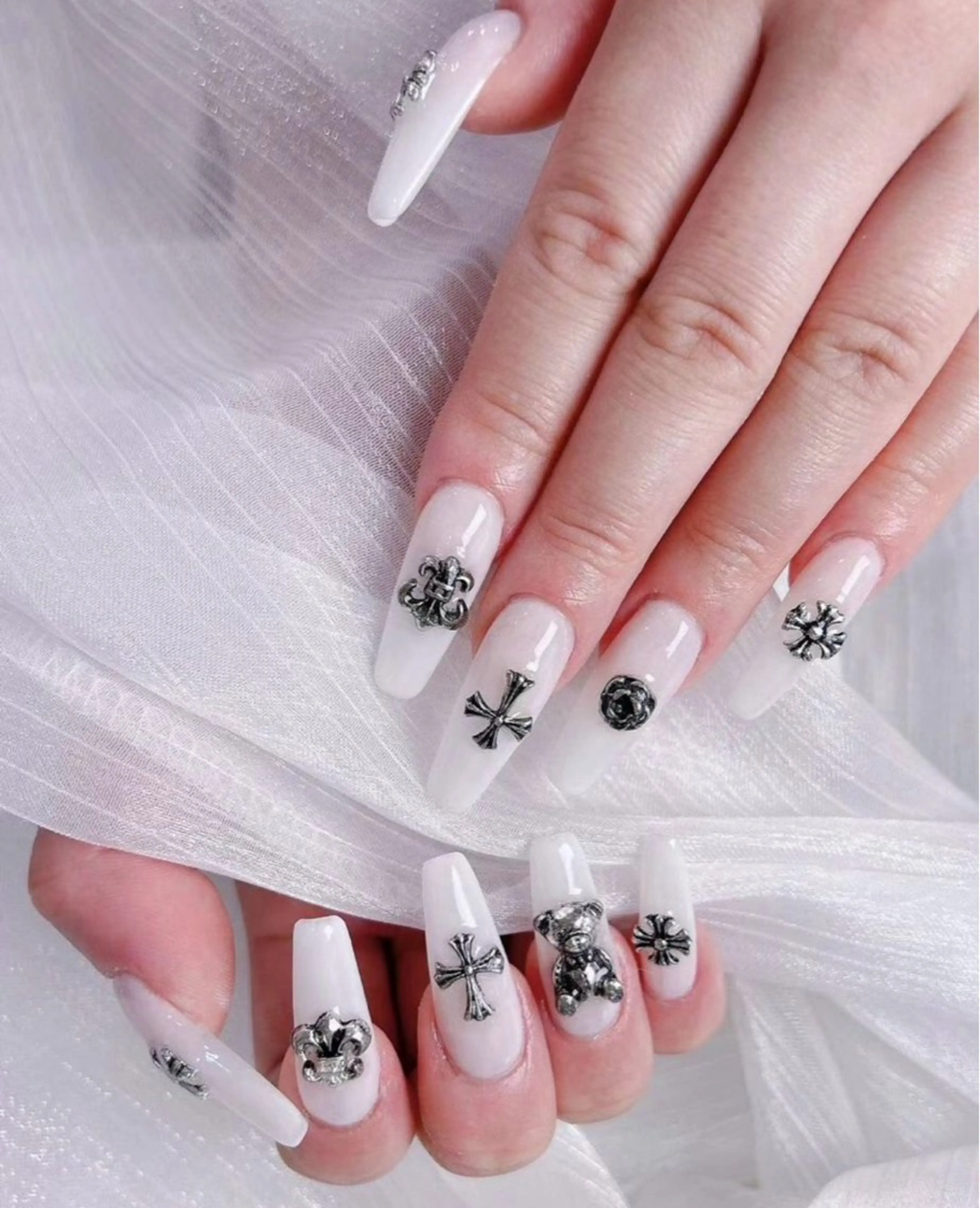 ネイル アートネイル フットネイル ジェルネイル ハート マグネットネイル babarla Nailのネイルデザイン