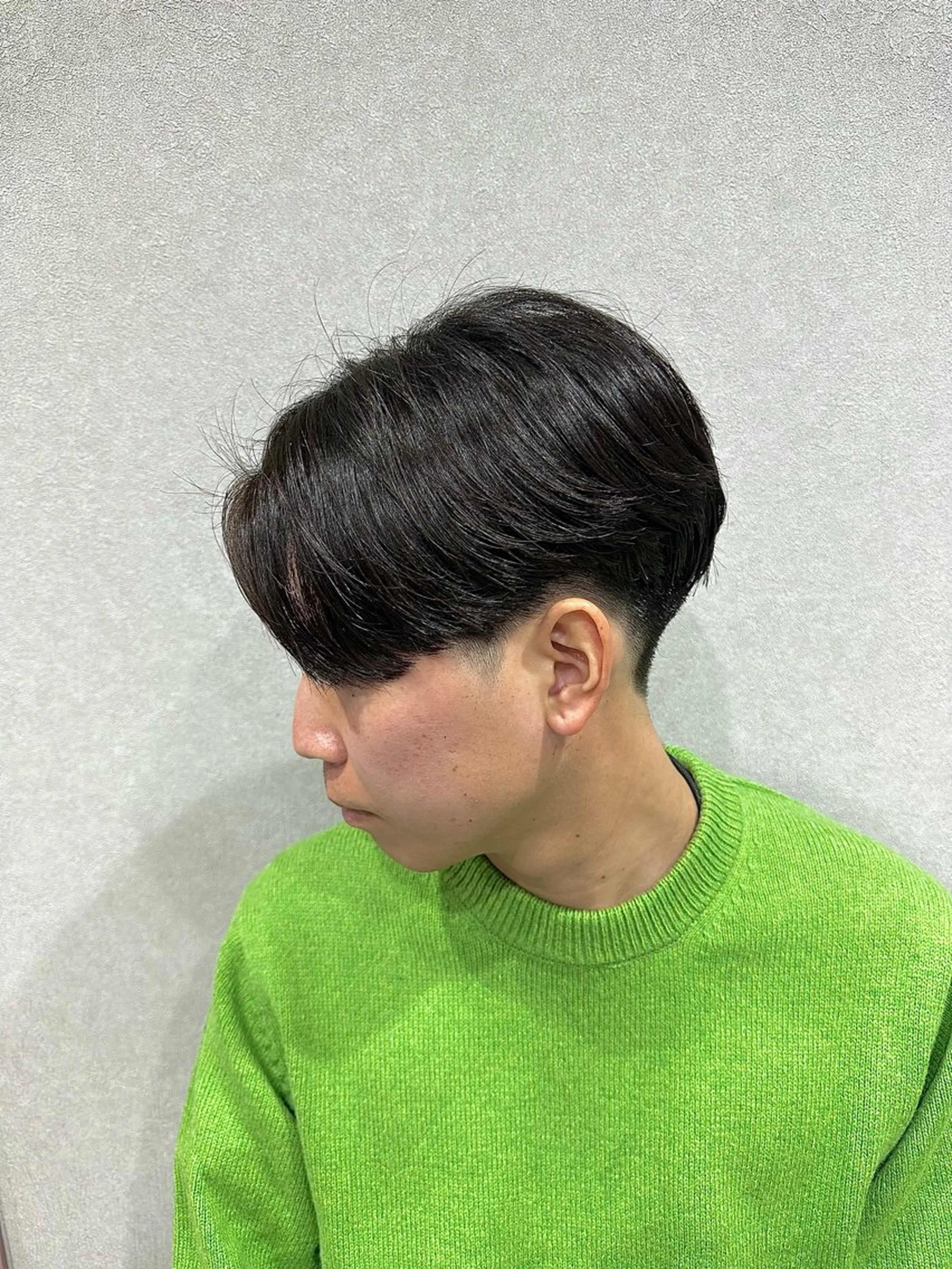 ミディアム パーマ ヘアアレンジ メンズ ミディアムパーマ センターパート メンズパーマ カット パーマ メンズNo.1美容師 Coshoのヘアスタイル
