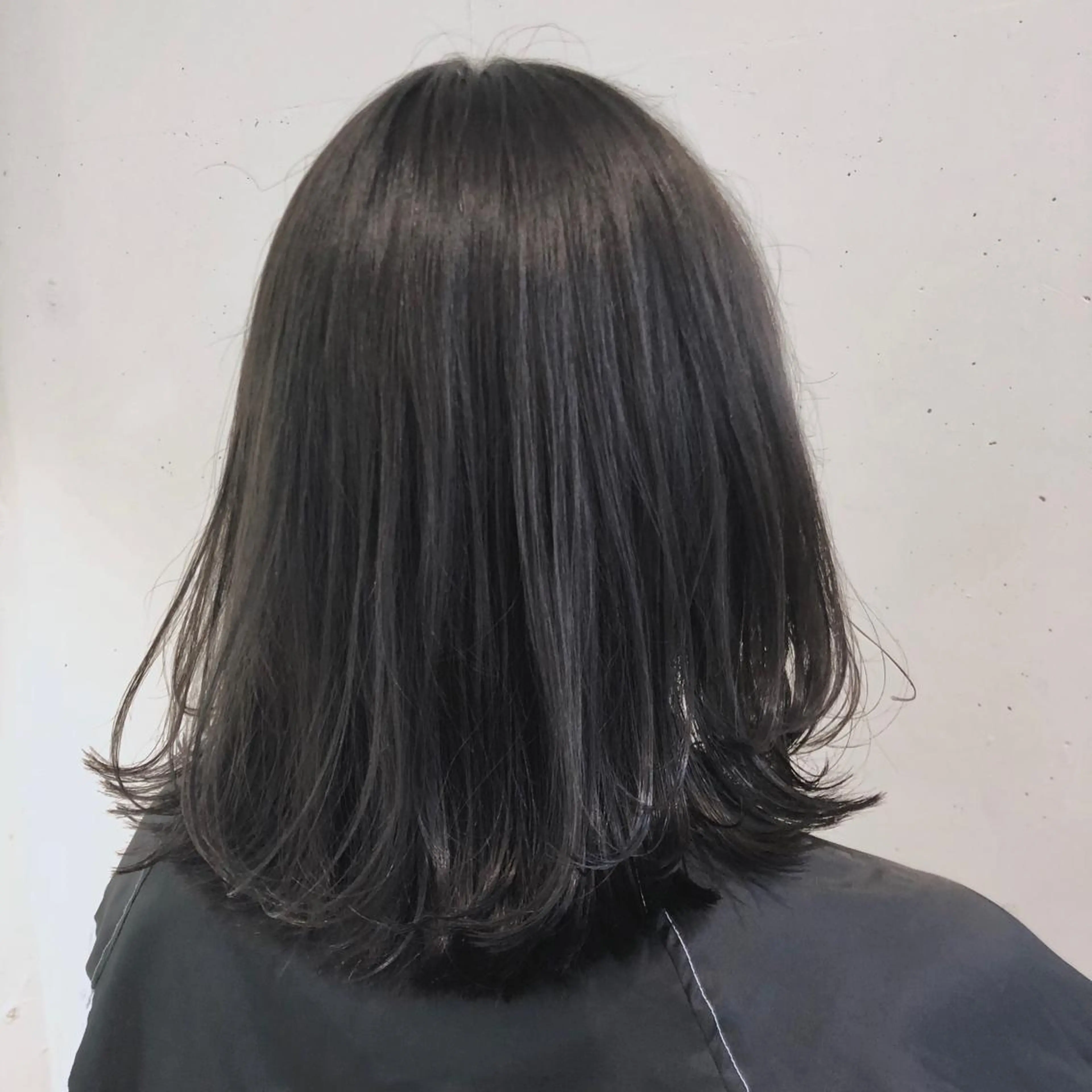 ミディアム カラー パーマ ヘアアレンジ ブリーチ 透明感カラー グラデーションカラー グレージュ ハイライトカラー カット ヘアカラー トリートメント 【ツヤ髪美容師】 ツダケイスケのヘアスタイル