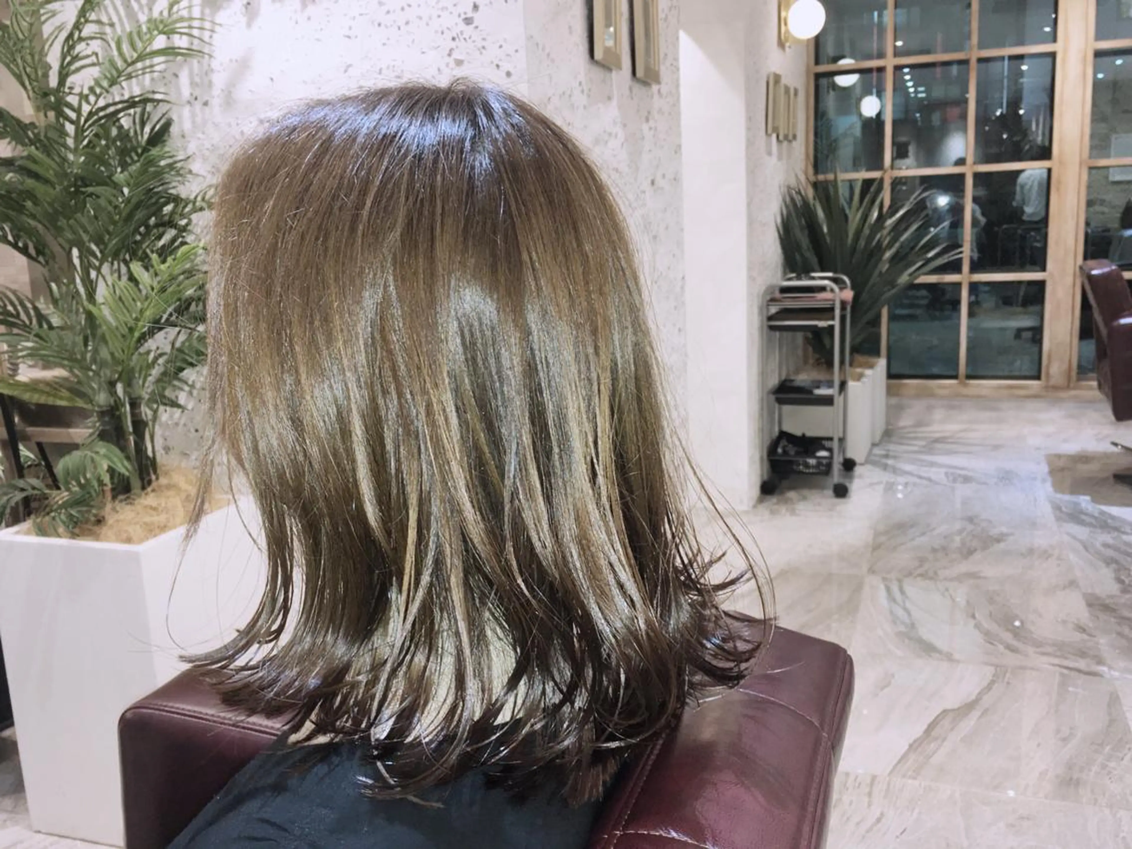 ミディアム カラー 髪質改善カラー、美髪 トリートメント専門のヘアスタイル