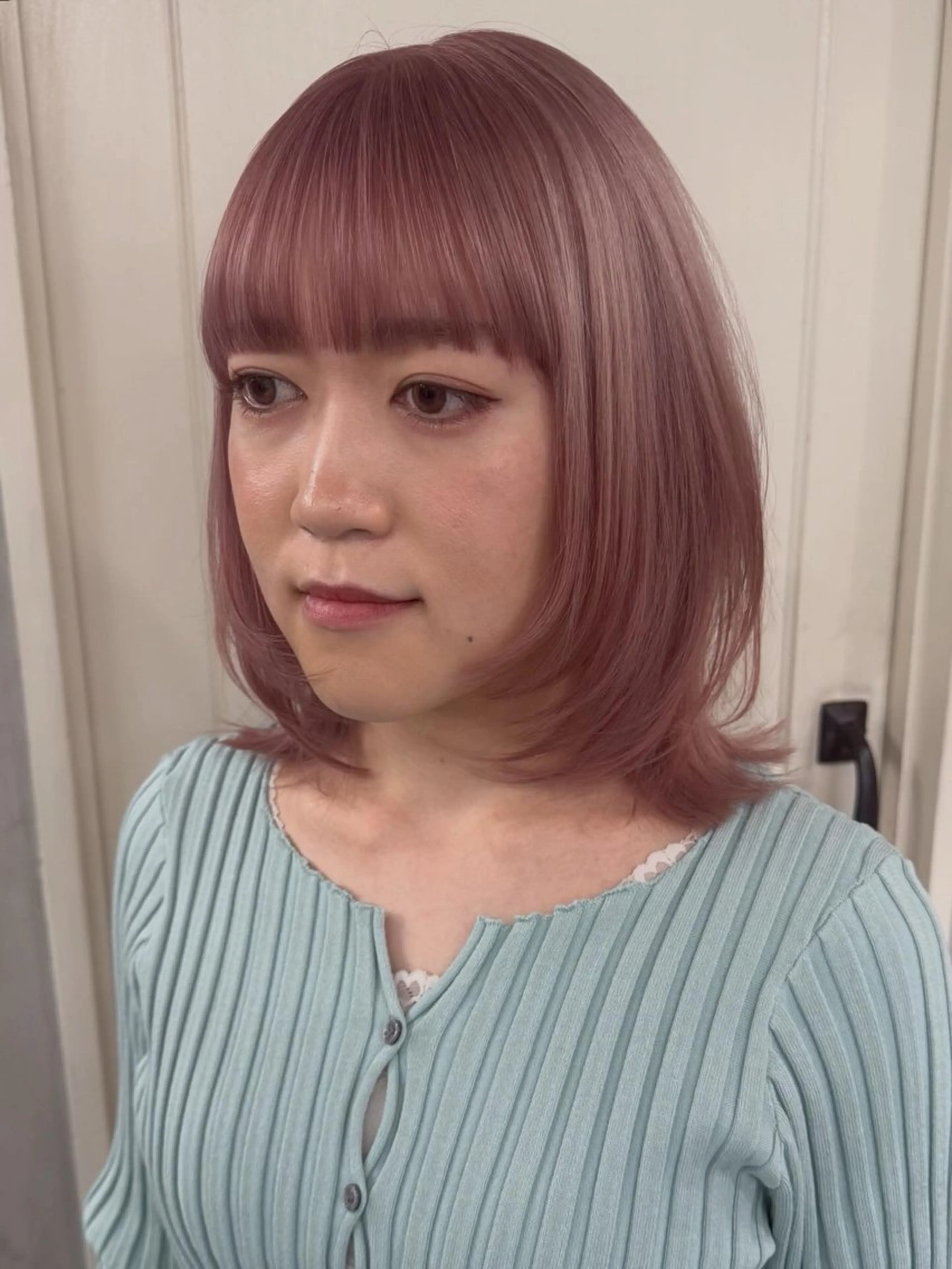 ミディアム カラー ブリーチ ケアブリーチ ダブルカラー ピンクカラー 顔まわりレイヤー カット ヘアカラー RorriM natsuのヘアスタイル