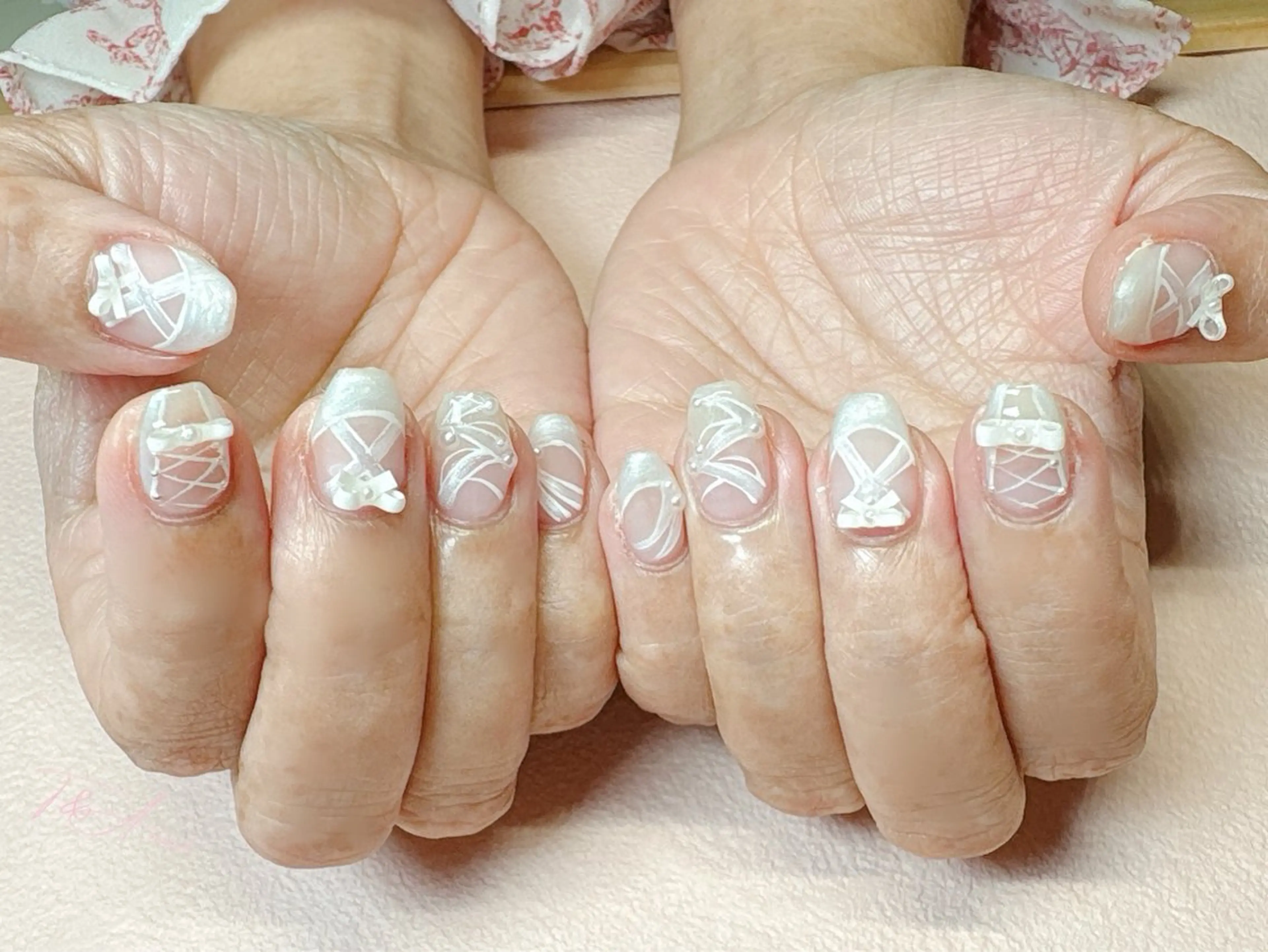 ネイル ジェルネイル リボン スカルプネイル 夏ネイル ホワイト ハンドネイル T&A nailのネイルデザイン
