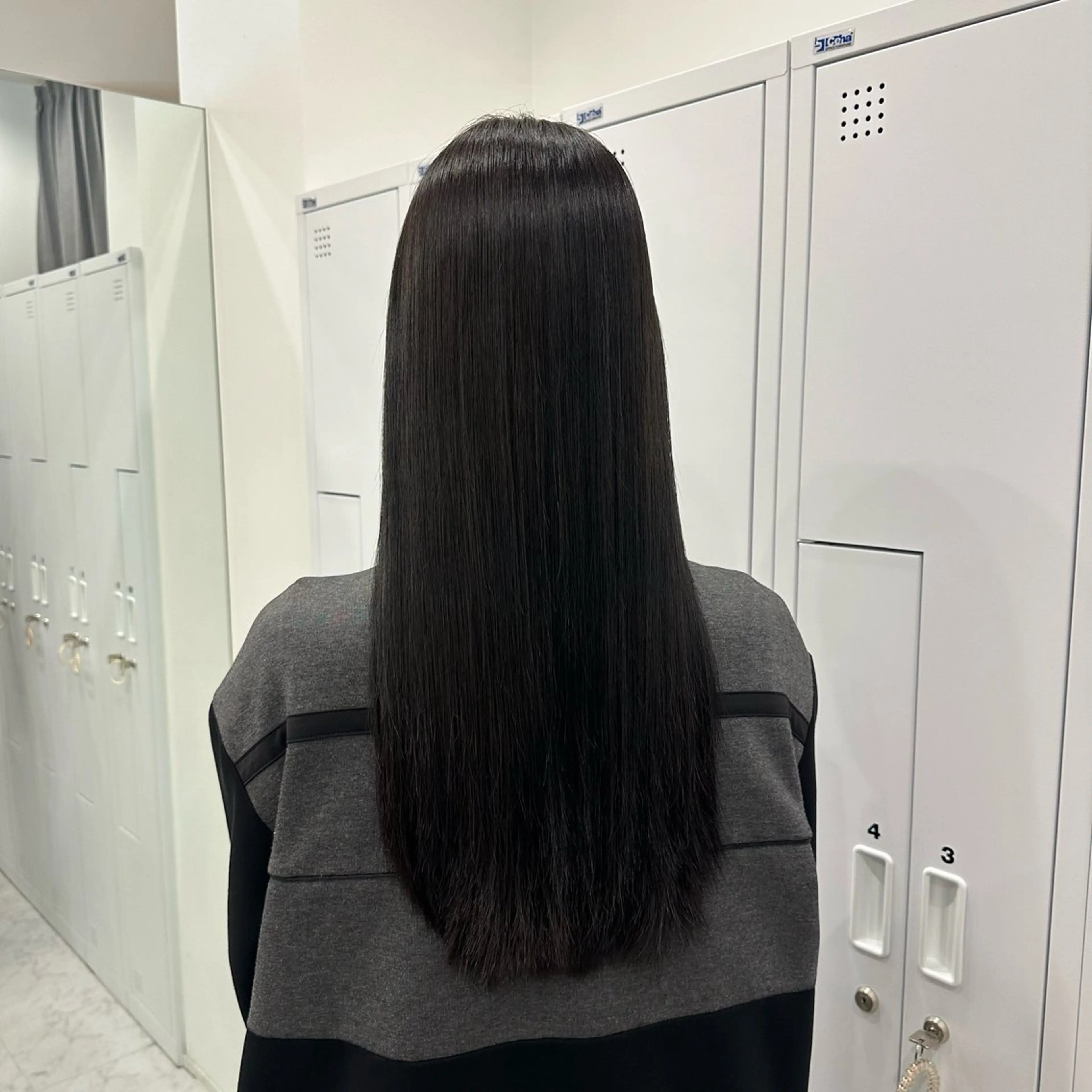 カラー 透明感カラー グレージュ 秋永 鈴のヘアスタイル