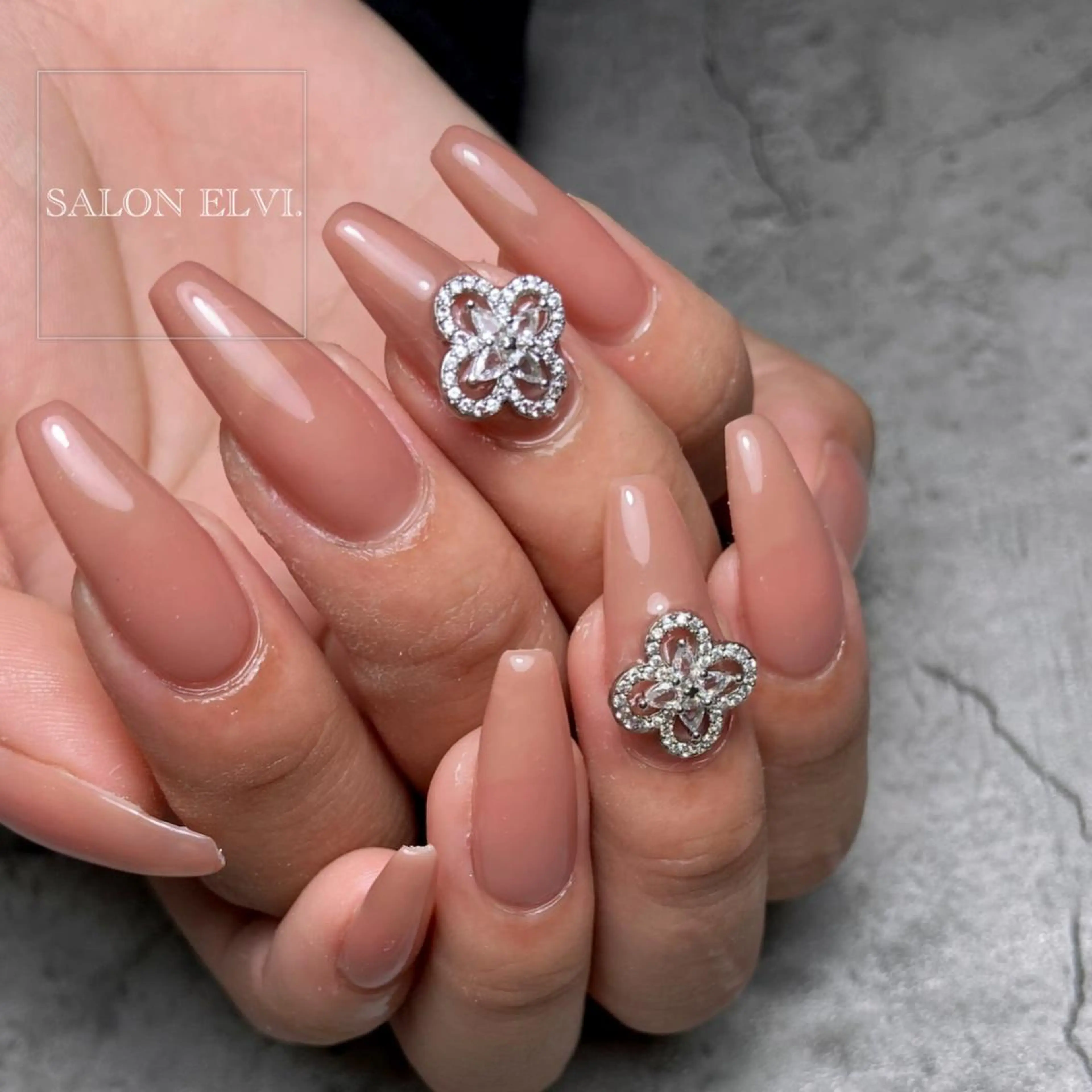 ネイル SALON ELVI.のネイルデザイン