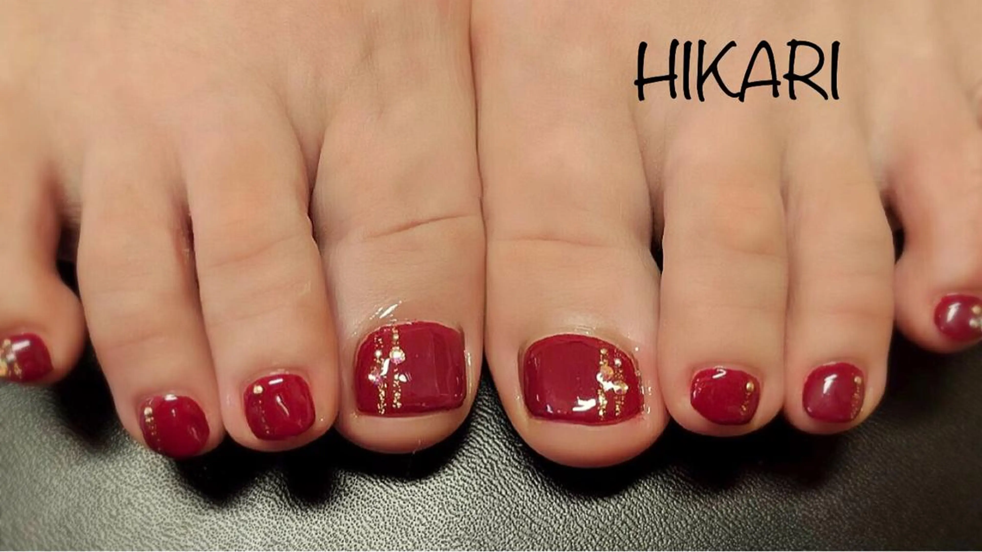 ネイル ボルドー ゴールド キラキラネイル ラメ(グリッター) 冬ネイル CULU -LUのネイルデザイン