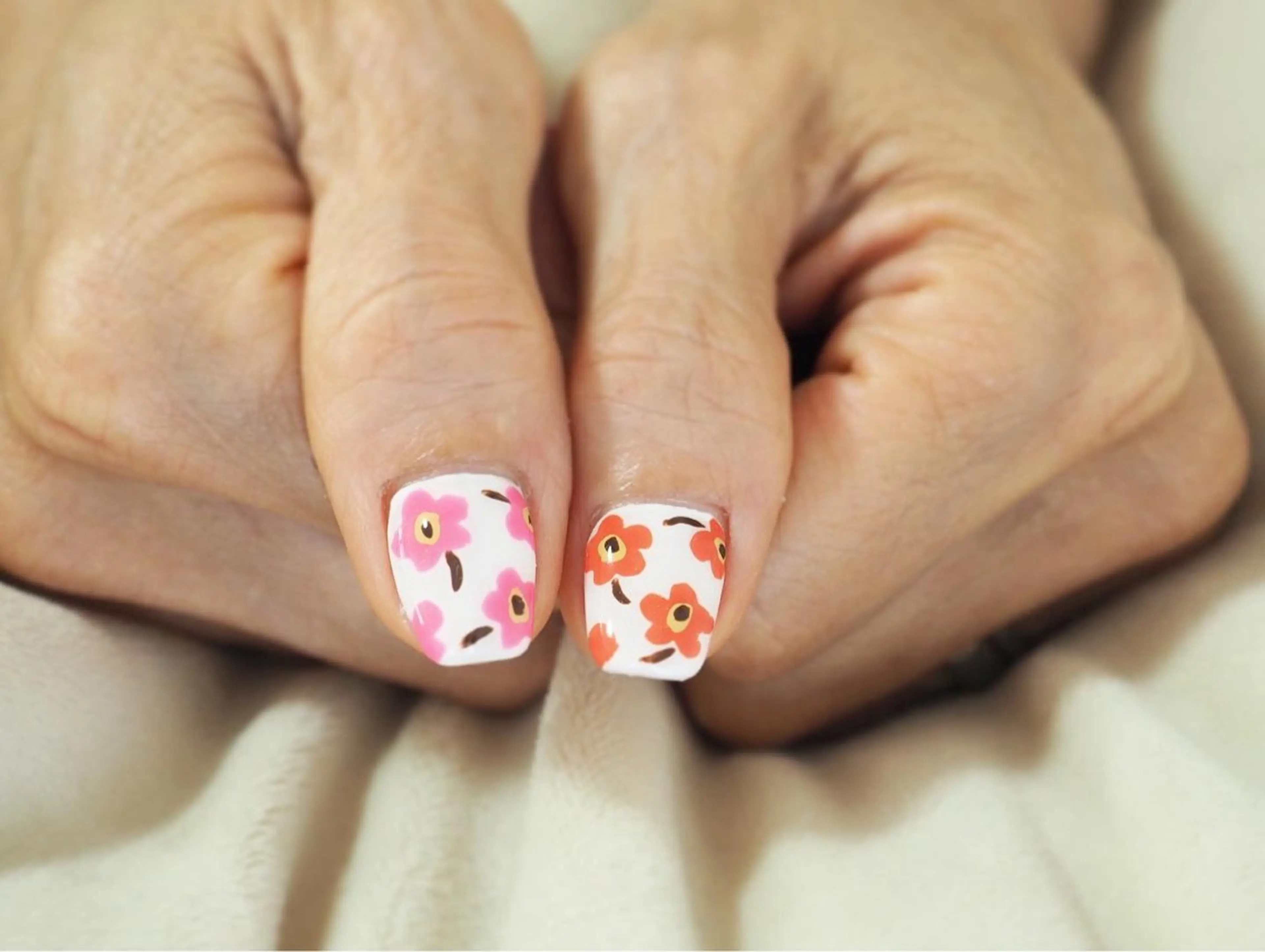 ネイル AKIHCOT NAILSのネイルデザイン