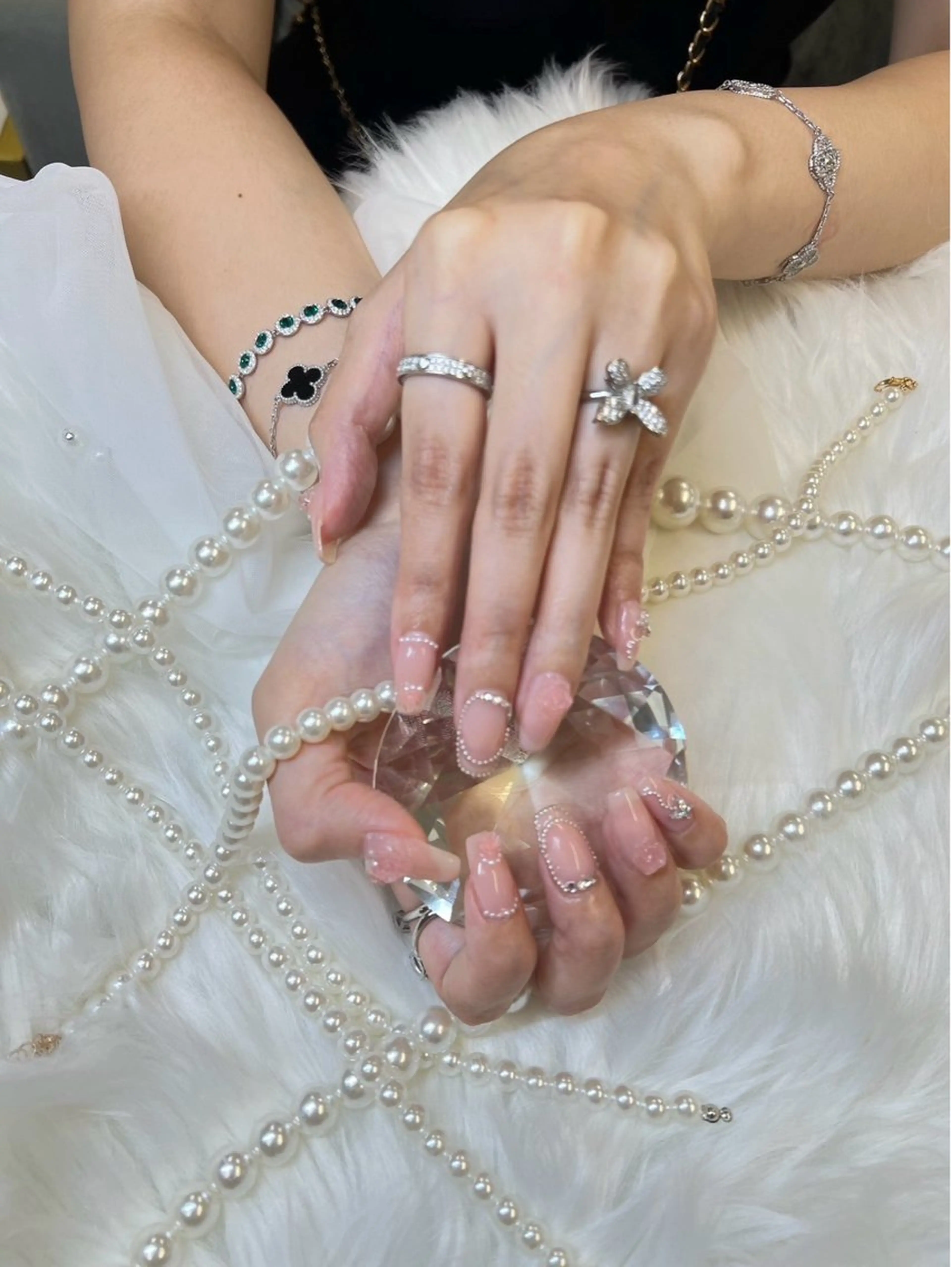 ネイル アートネイル フットネイル フレンチネイル ジェルネイル ガラスフレンチ Queeens nailのネイルデザイン