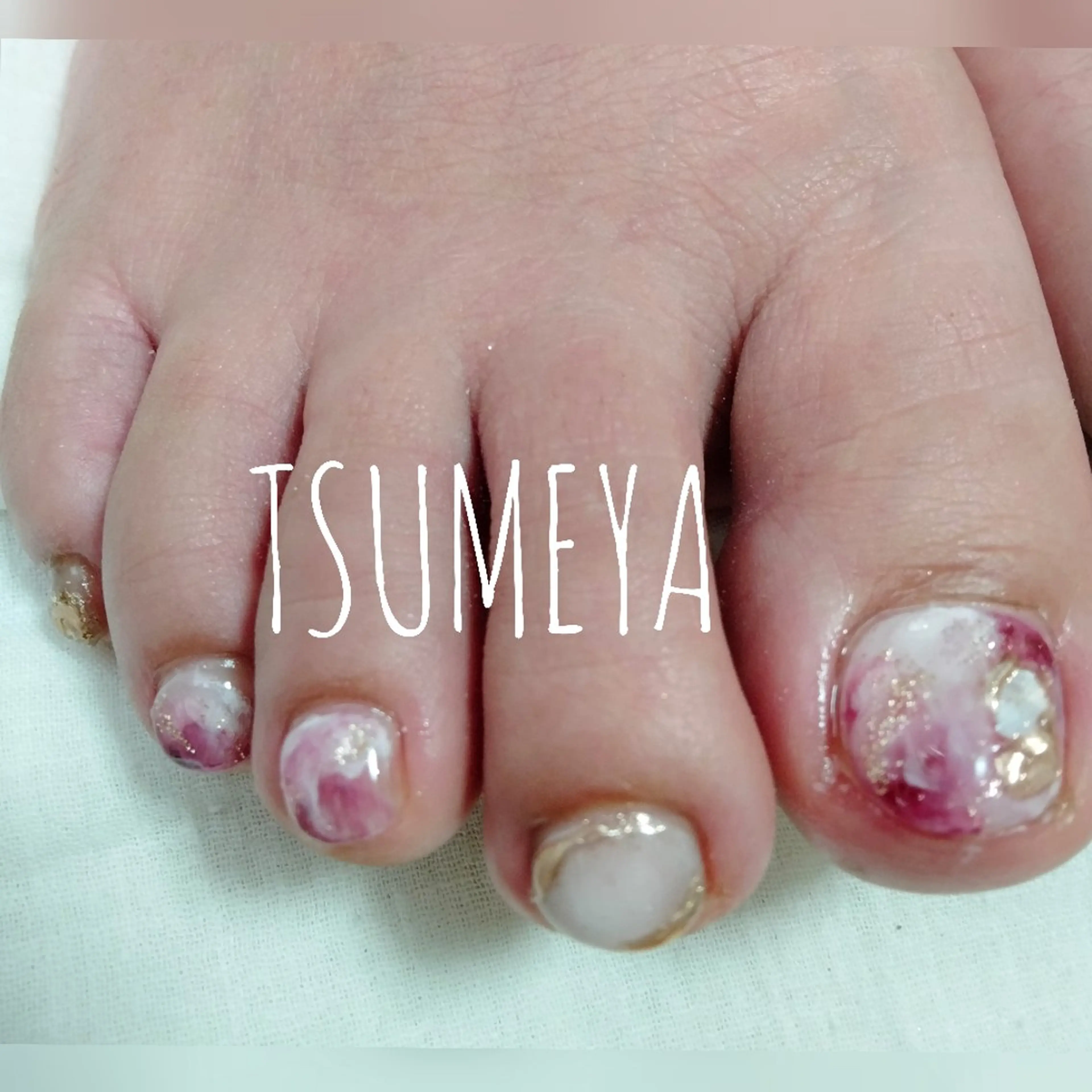 ネイル ボルドー フットネイル _TSUMEYA _のネイルデザイン