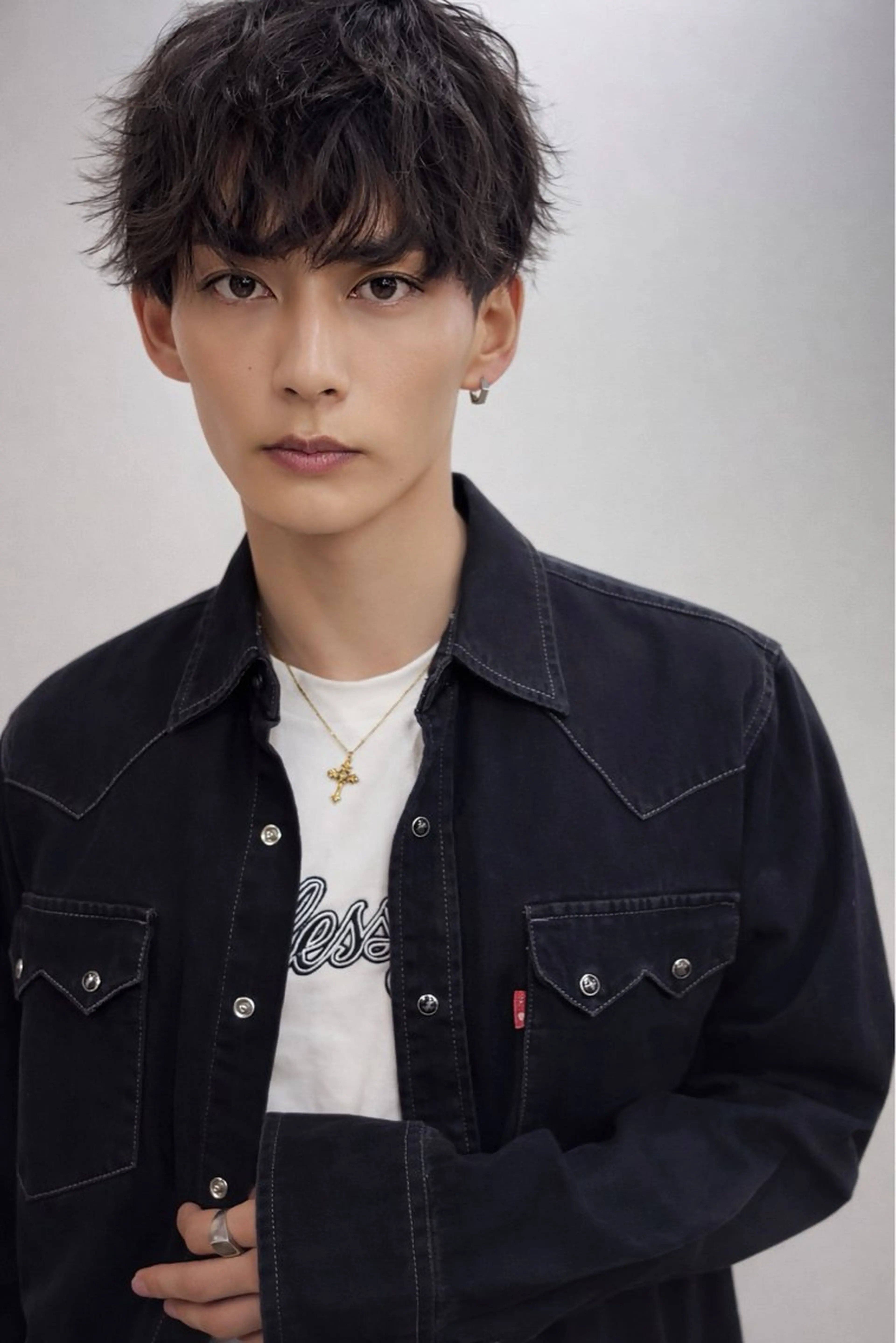 ミディアム パーマ メンズ カット ヘアカラー パーマ メンズ支持率No.1 KAIのヘアスタイル