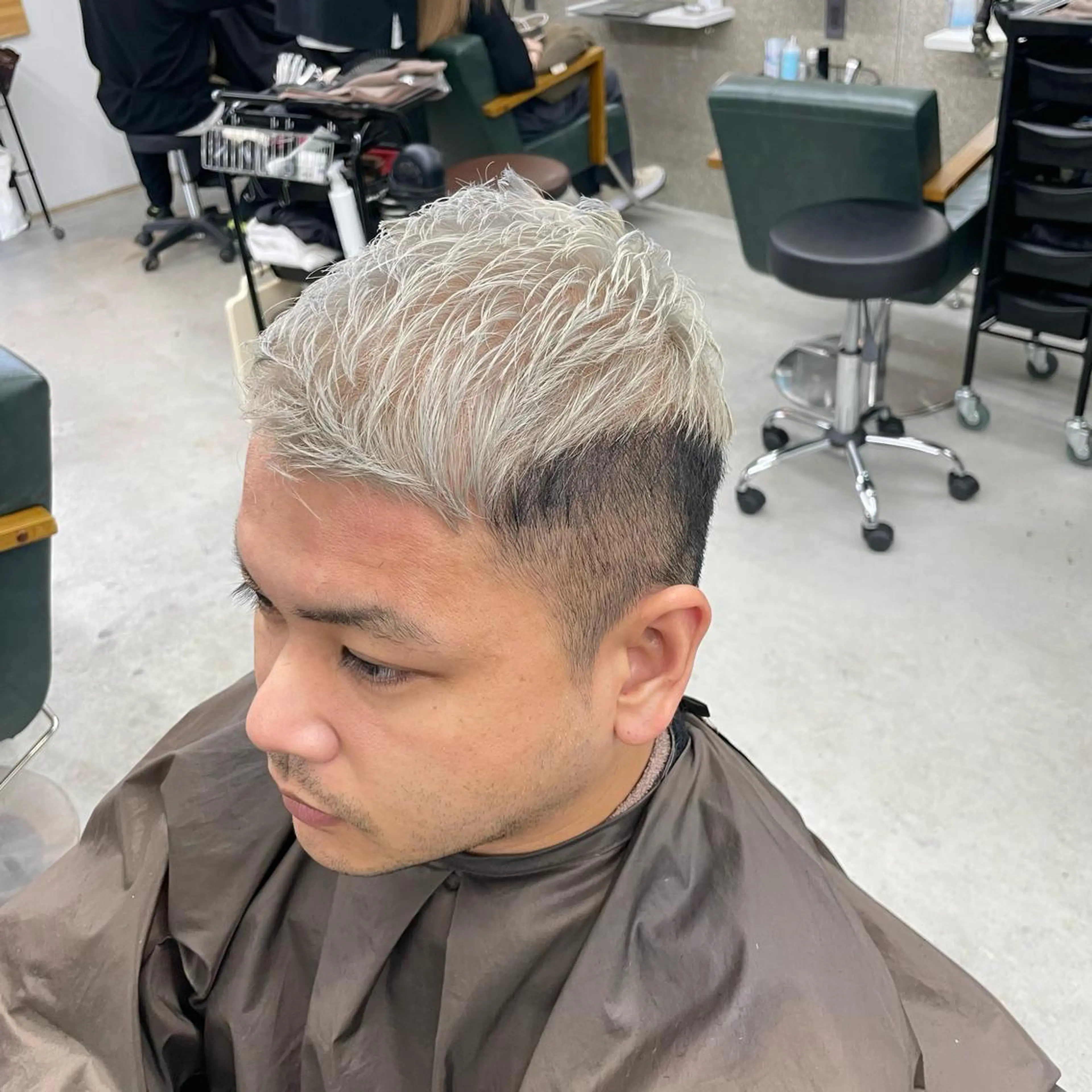 カラー メンズ Lull1人美容室 バレイヤージュのヘアスタイル