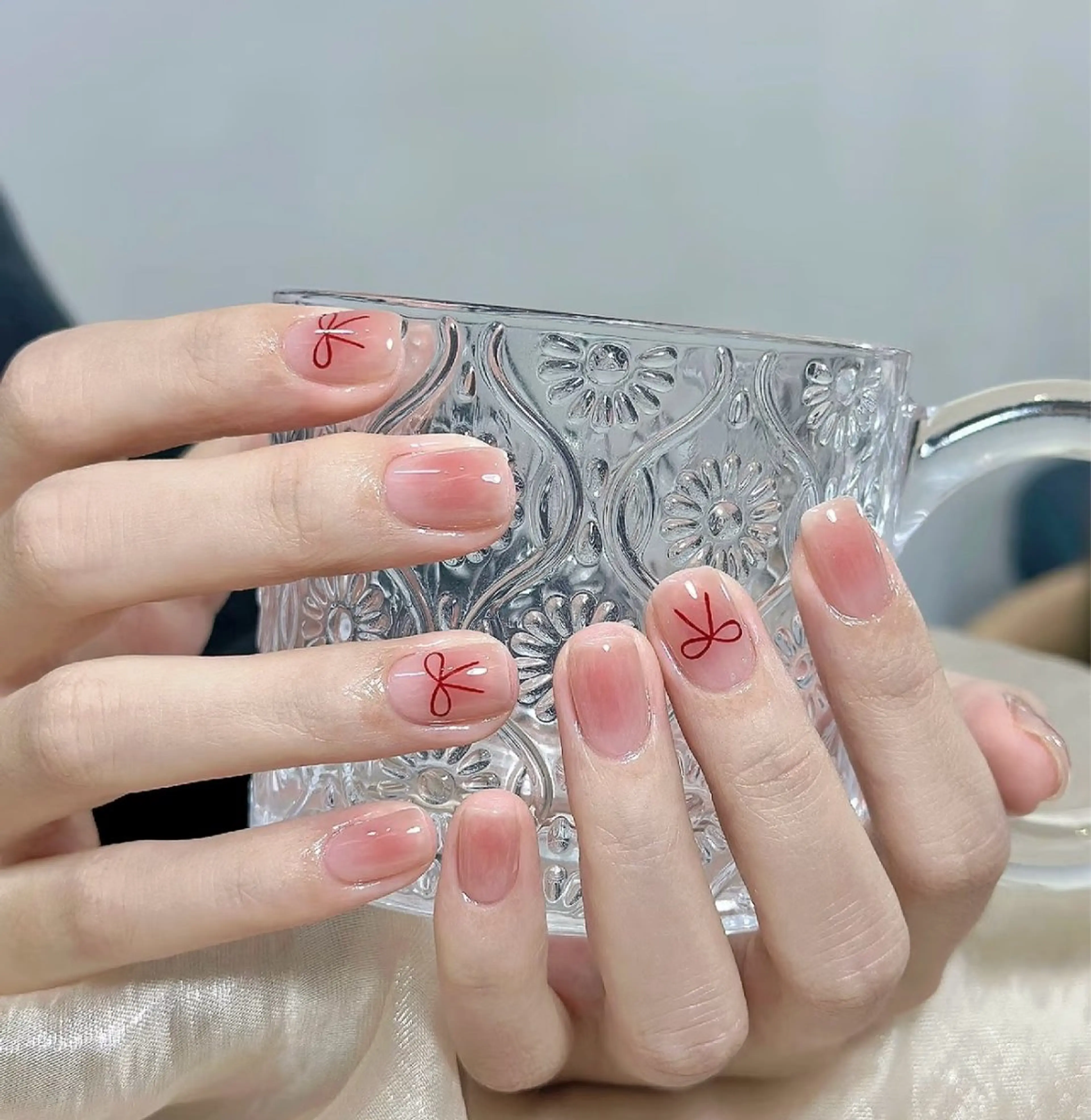 ハンドネイル チークの写真