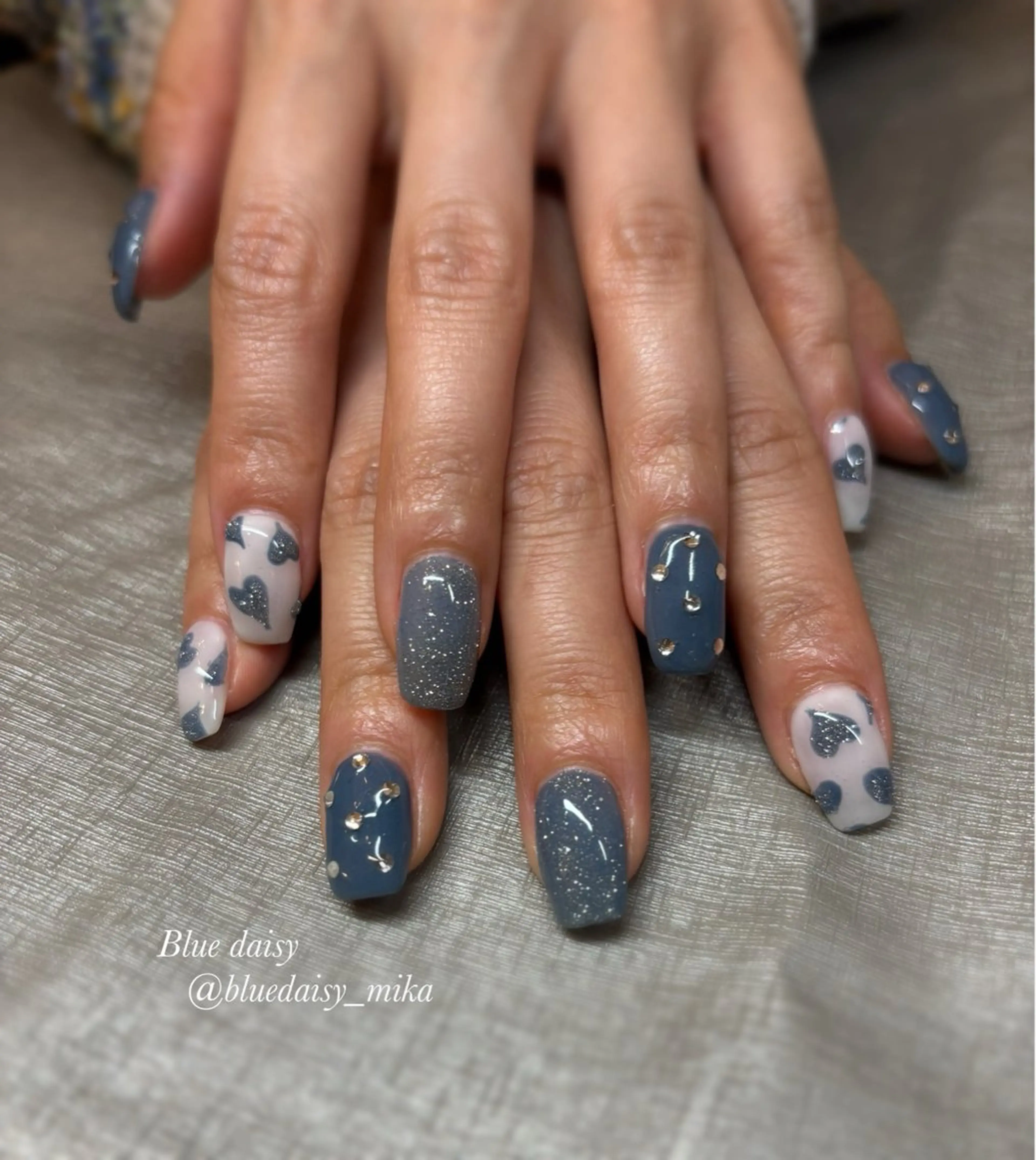 ネイル フラッシュネイル ラメ(グリッター) ハンドネイル Blue daisy 栄本店のネイルデザイン