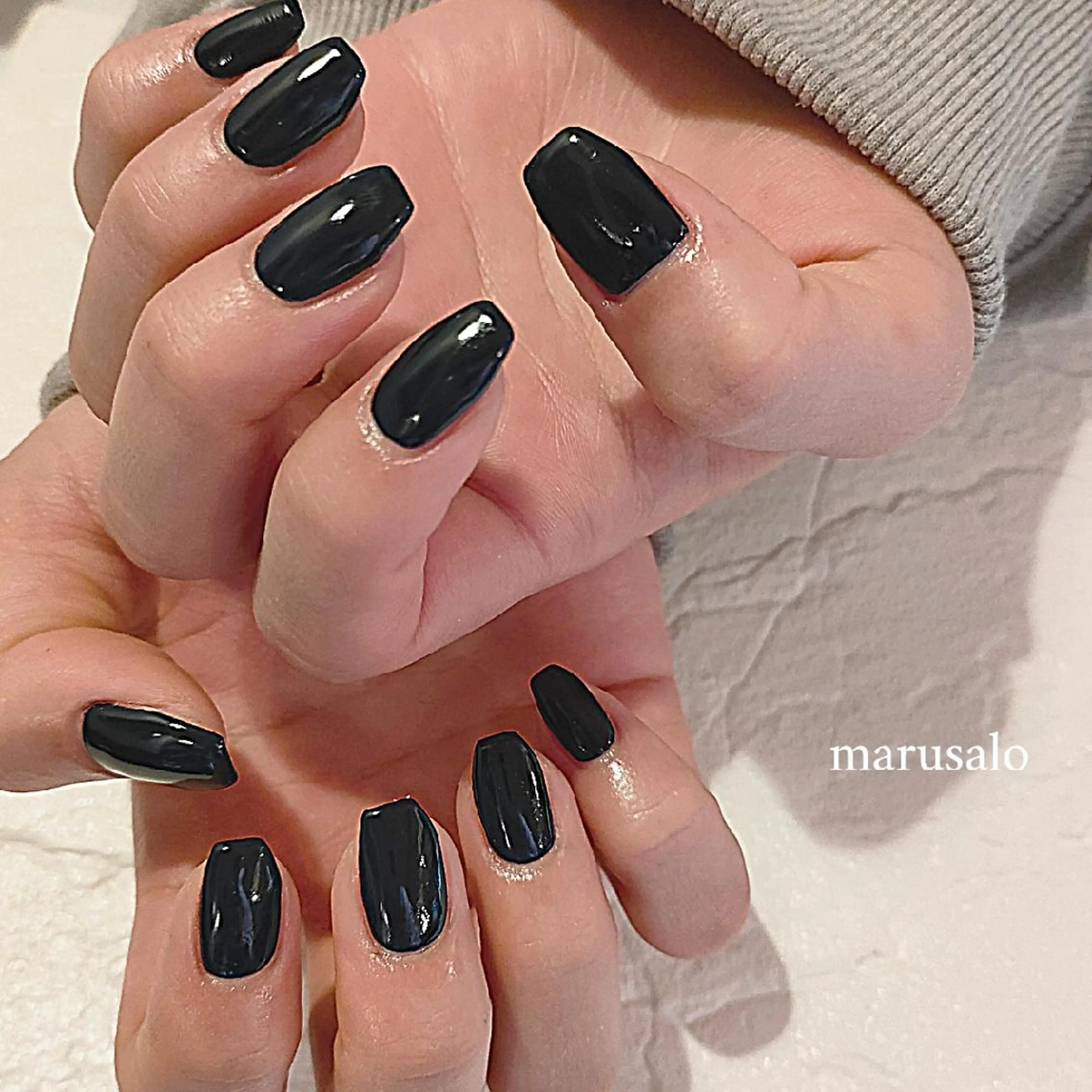 ネイル ネイビー ワンカラーネイル シンプルネイル スクエアネイル 冬ネイル ハンドネイル marusalo nailのネイルデザイン