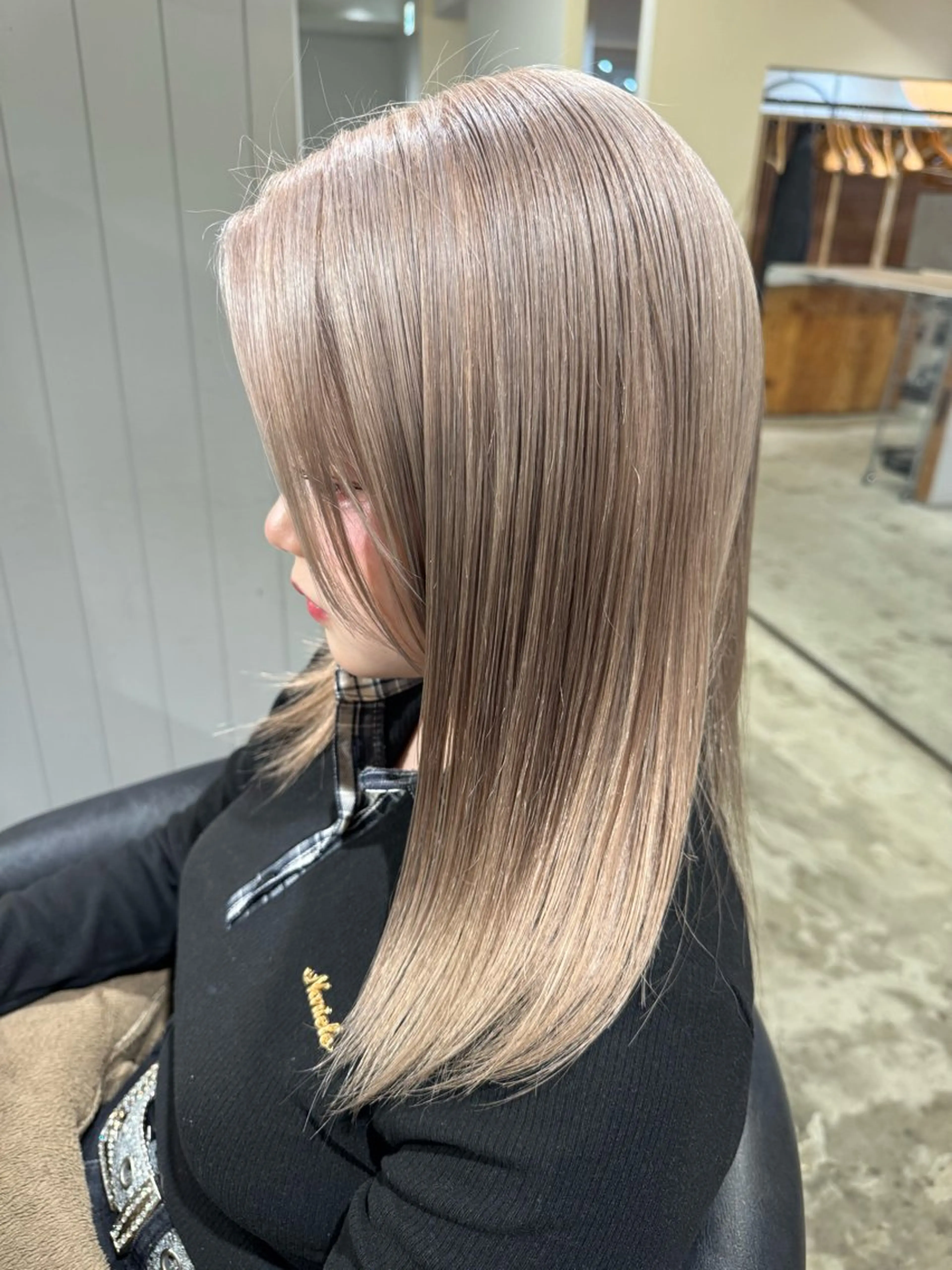 セミロング カラー ヘアカラー ROSTAR セイゴのヘアスタイル