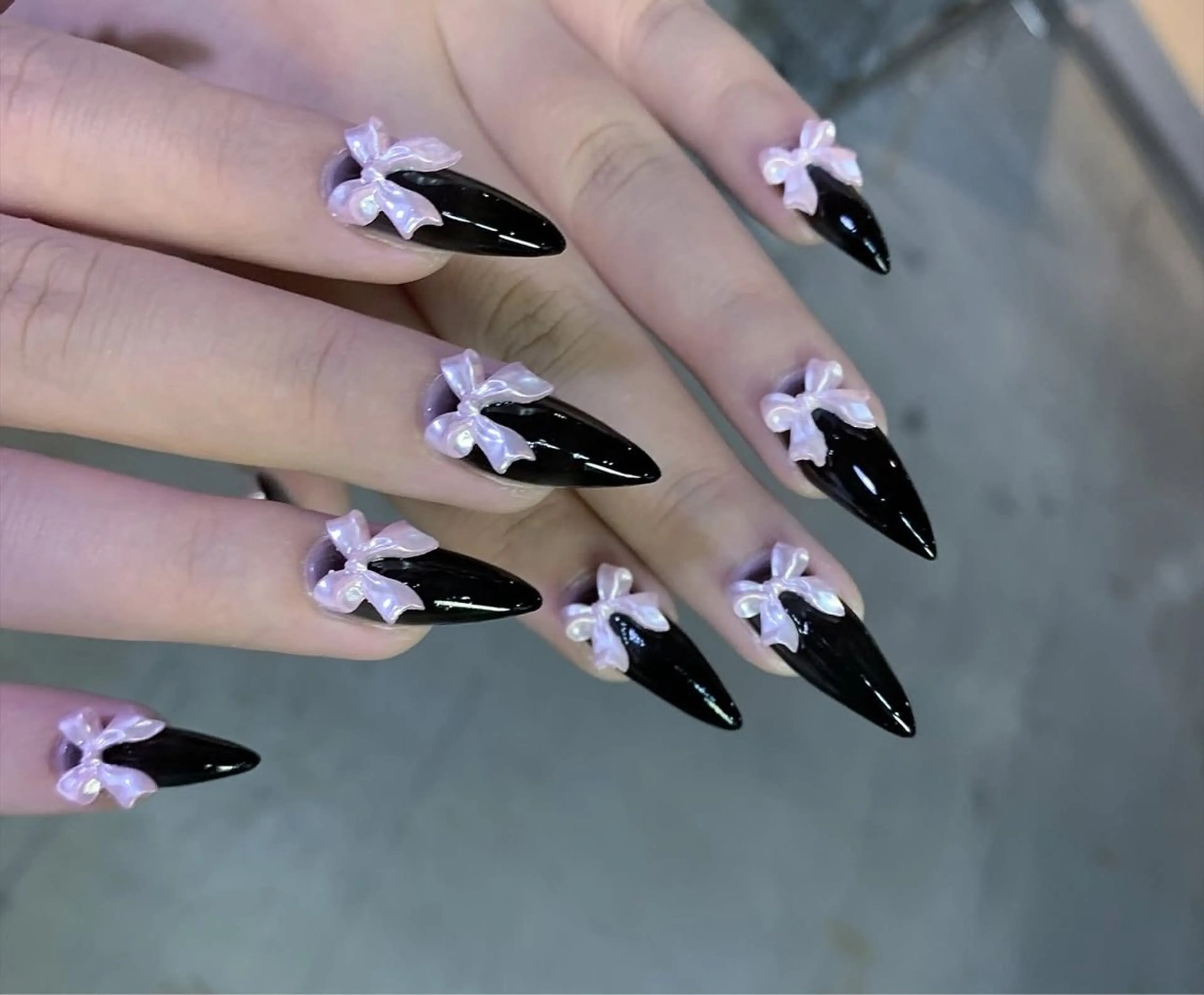 ネイル オーロラネイル フレンチネイル ジェルネイル ハロウィン キラキラネイル H.baby Nail Salonのネイルデザイン