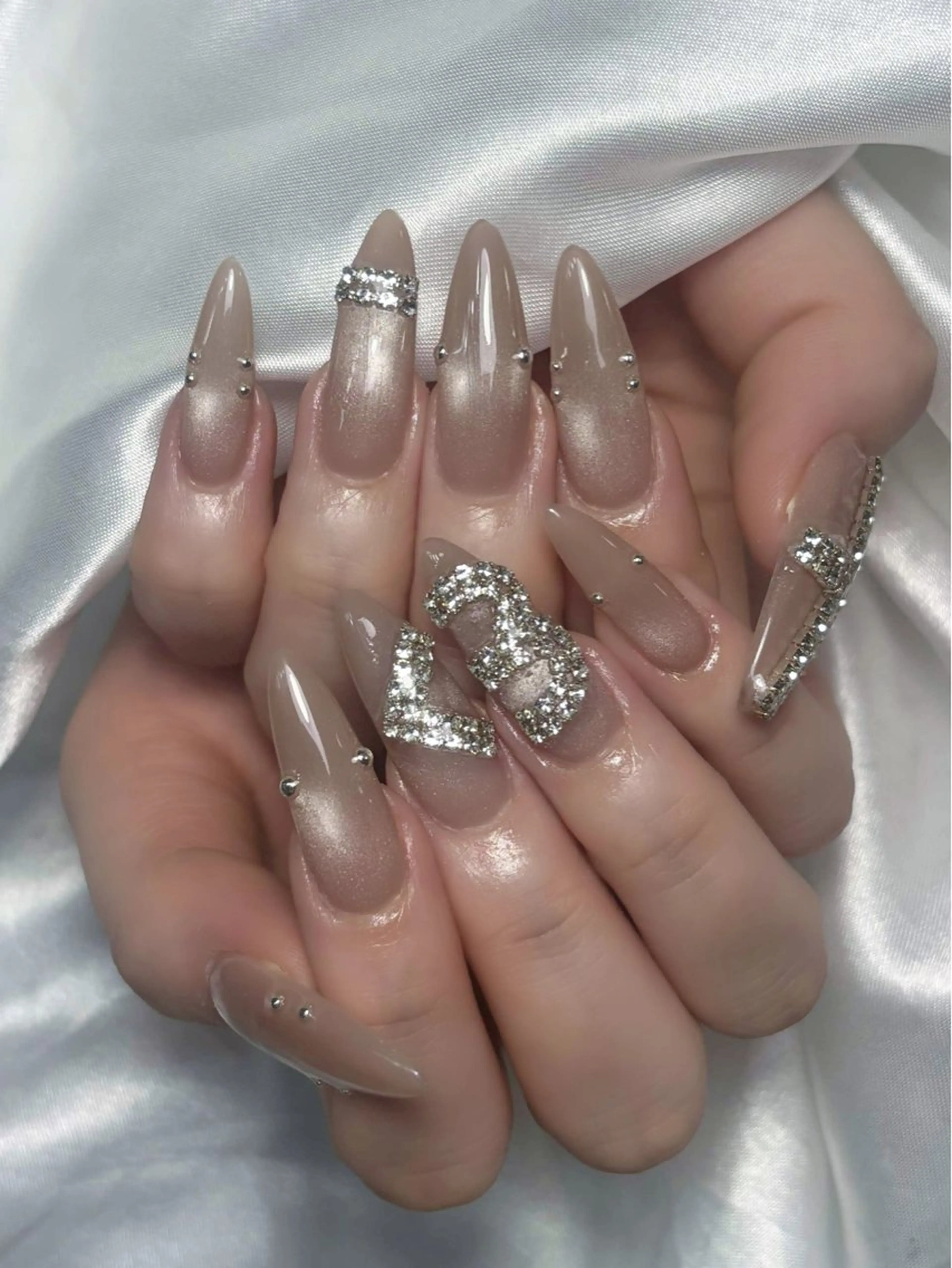ネイル ハンドネイル LEELA NAIL STUDIOのネイルデザイン
