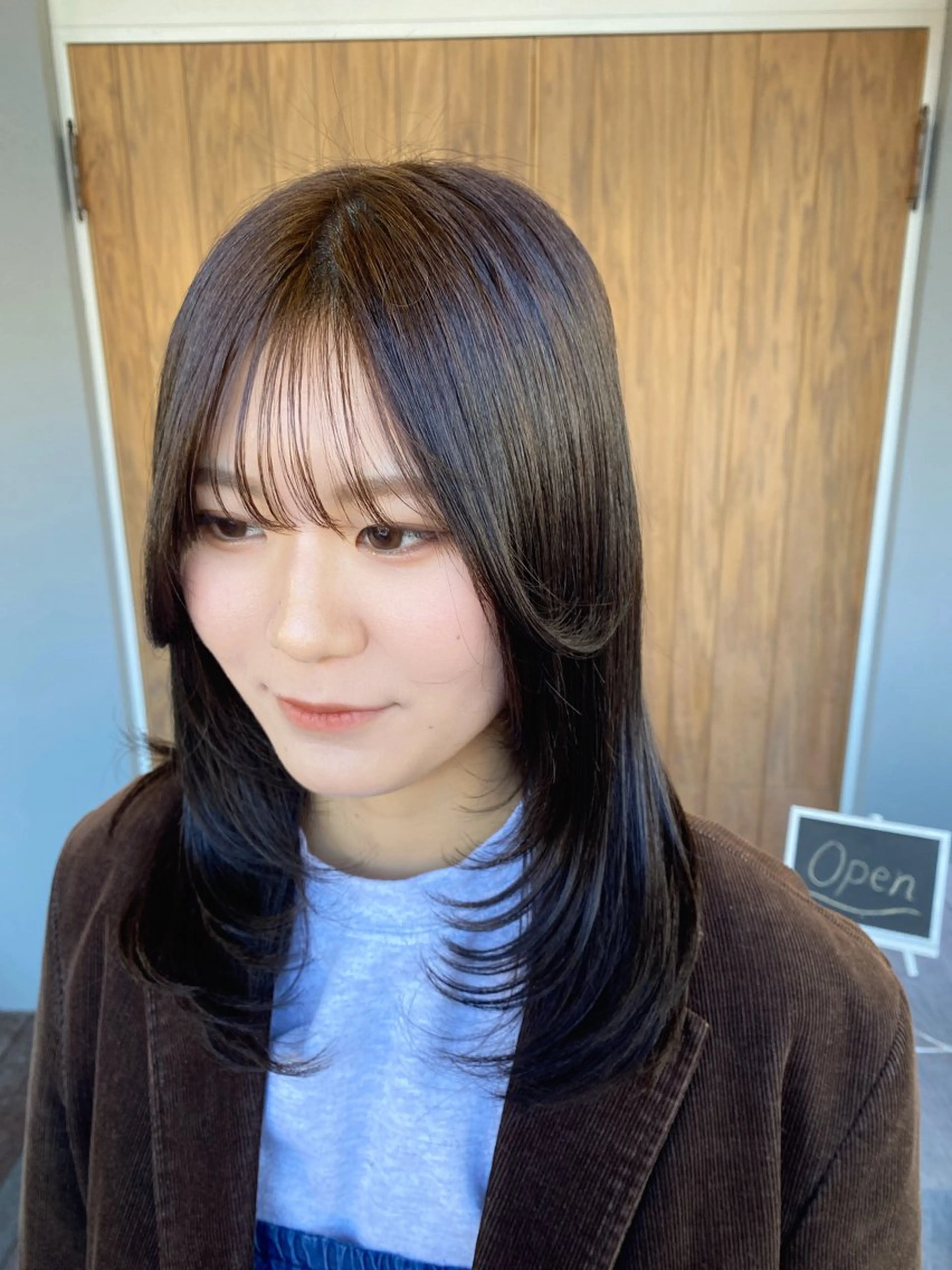 セミロング カラー オリーブカラー 顔周りカット レイヤーカット fulam所属・MIKU ／fulamのヘアスタイル