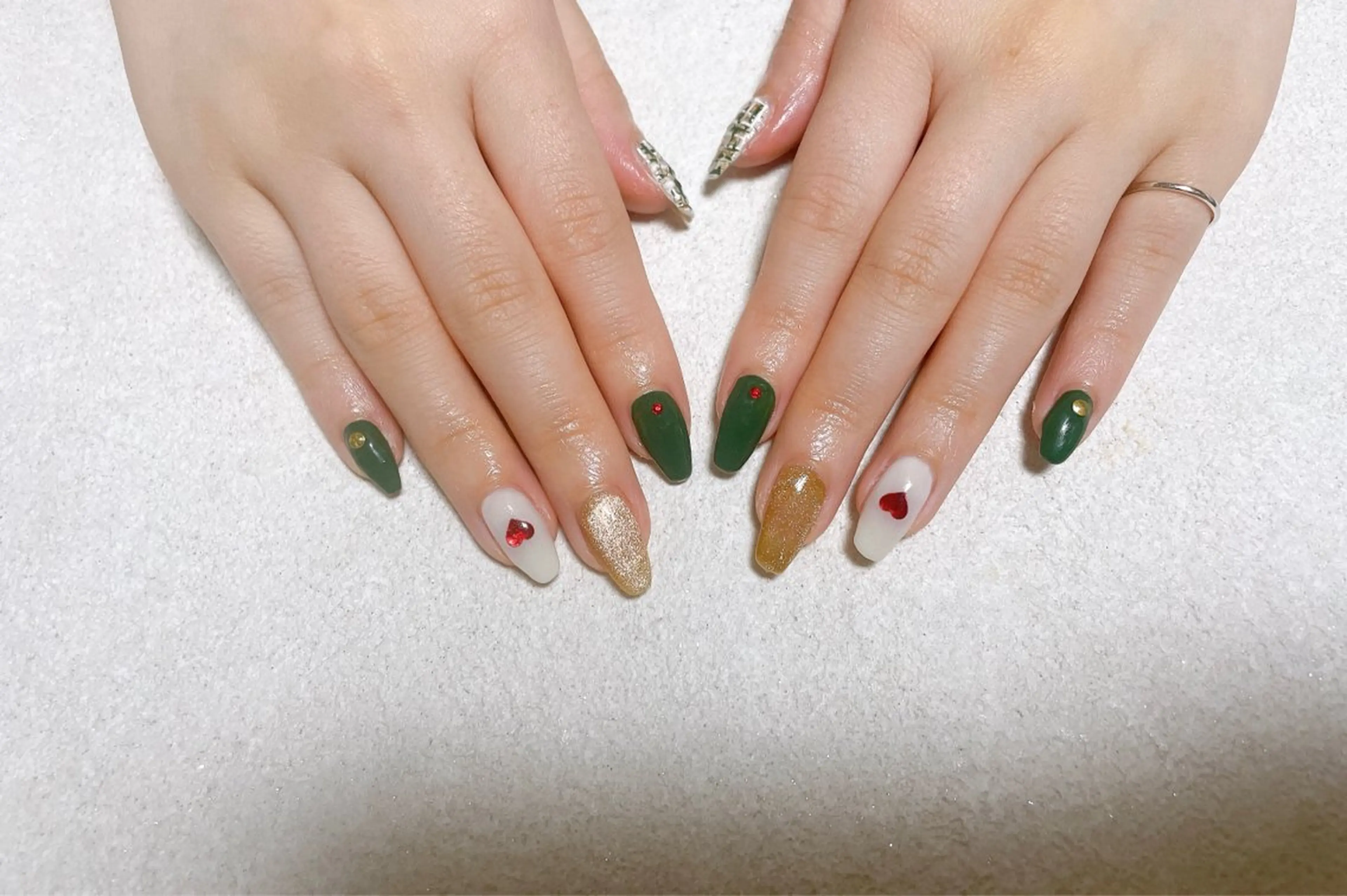 ネイル オーロラネイル フットネイル フレンチネイル ジェルネイル 韓国ネイル ハンドネイル kiki nail &brow二子玉川の眉毛・アイブロウイメージ