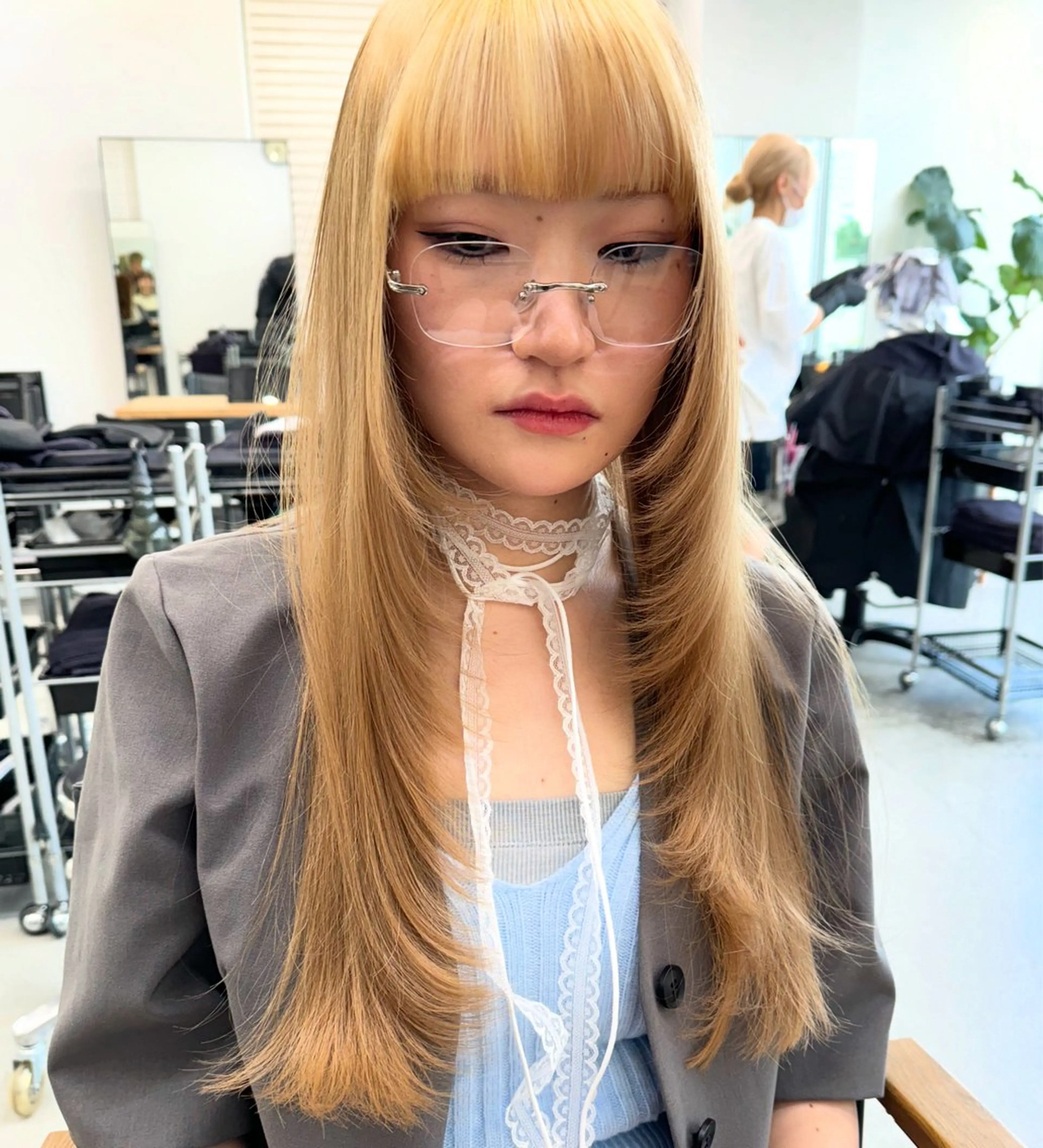 ロング カラー ロングレイヤー 顔まわりレイヤー 顔周りカット ハッシュカット レイヤーカット カット ヘアカラー トリートメント ブリーチダブルカラー ハイライト/山本喜熙のヘアスタイル