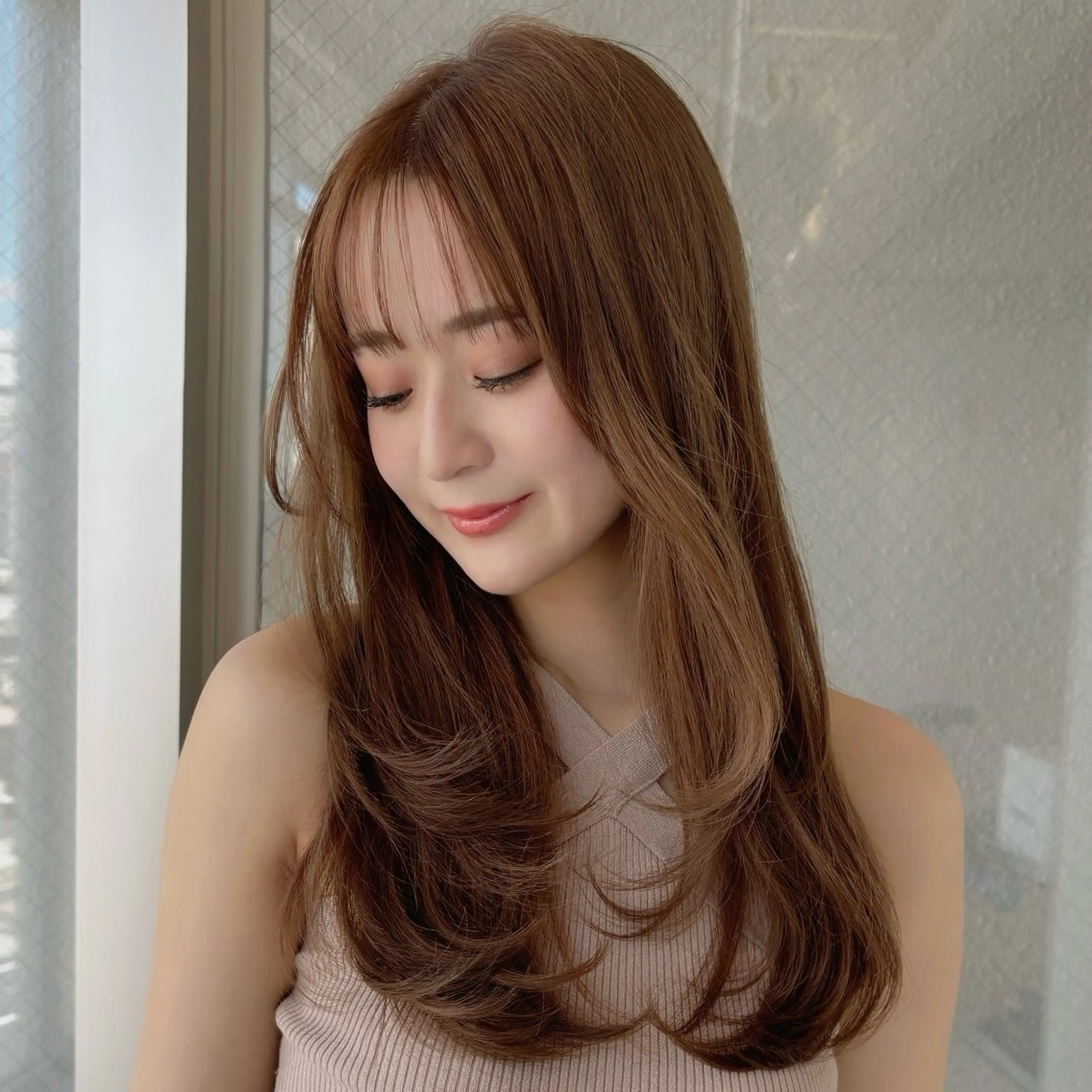 ロング カラー 顔まわりレイヤー レイヤーカット ロング 小顔カット カット ヘアカラー トリートメント ボブ・レイヤーカット 吉敷航一のヘアスタイル