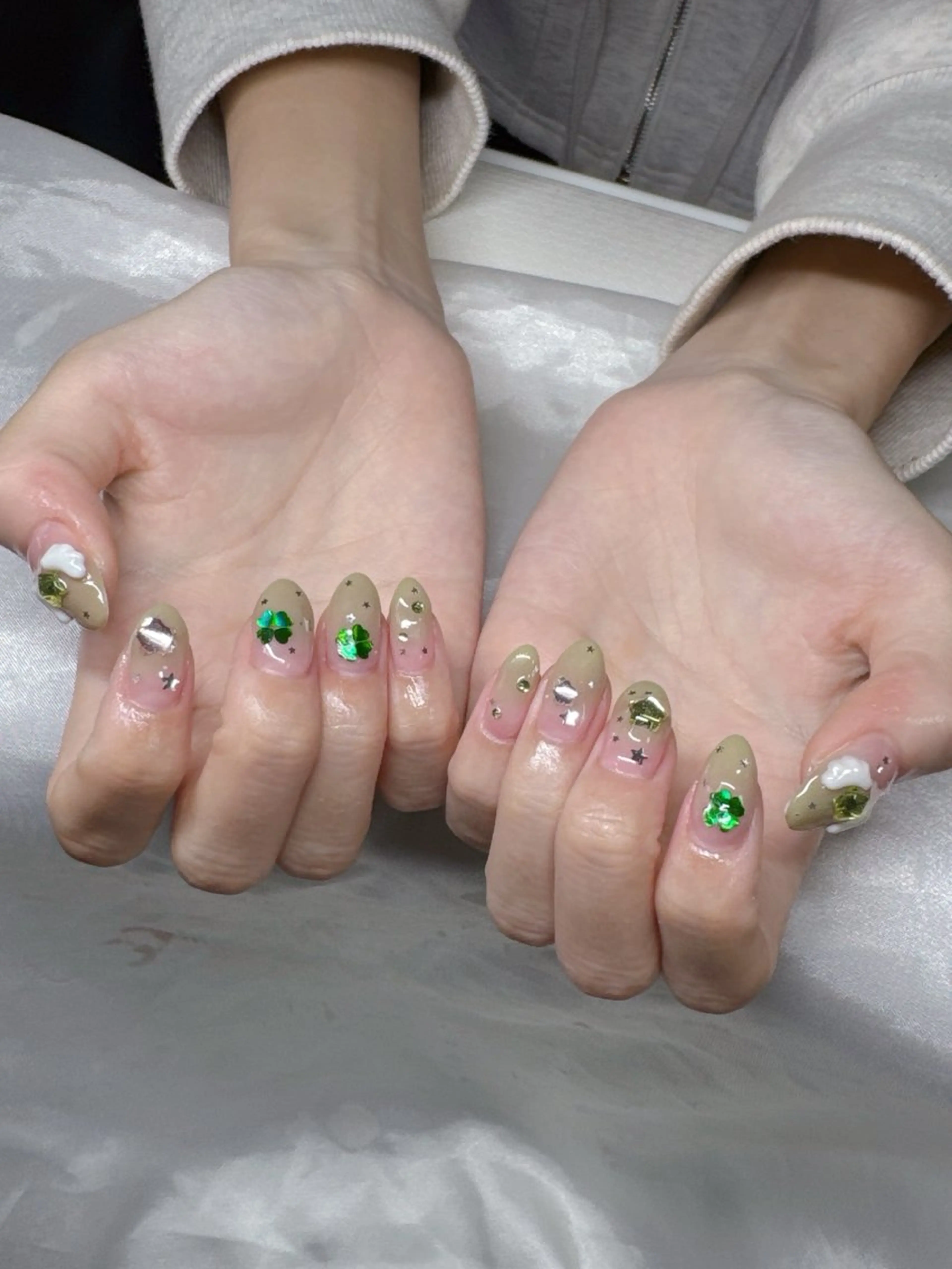 ネイル オーロラネイル チークネイル 長さ出し フットネイル フレンチネイル ハンドネイル Lee Ainのネイルデザイン