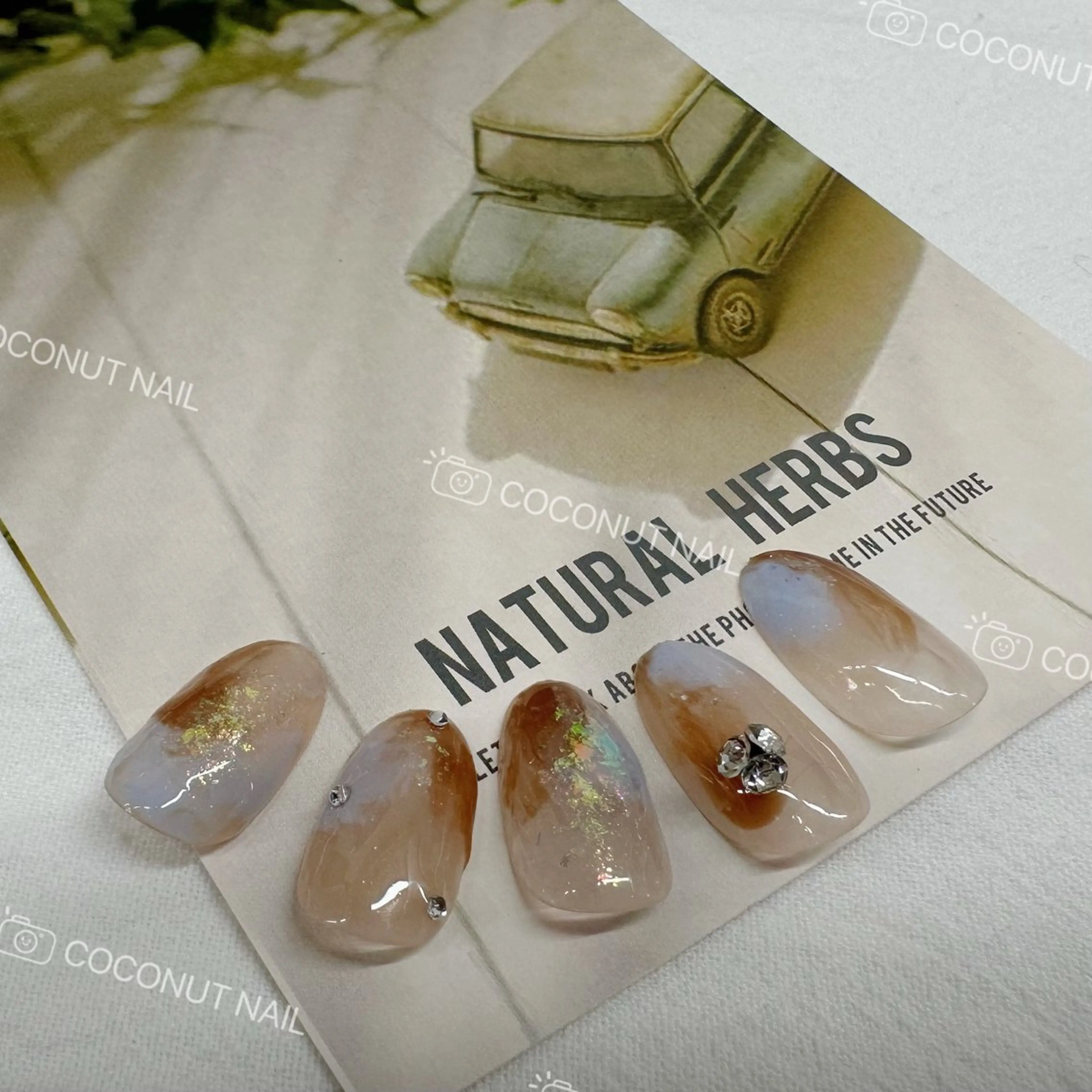 ネイル ニュアンスネイル ハンドネイル 神田 ココナッツのネイルデザイン