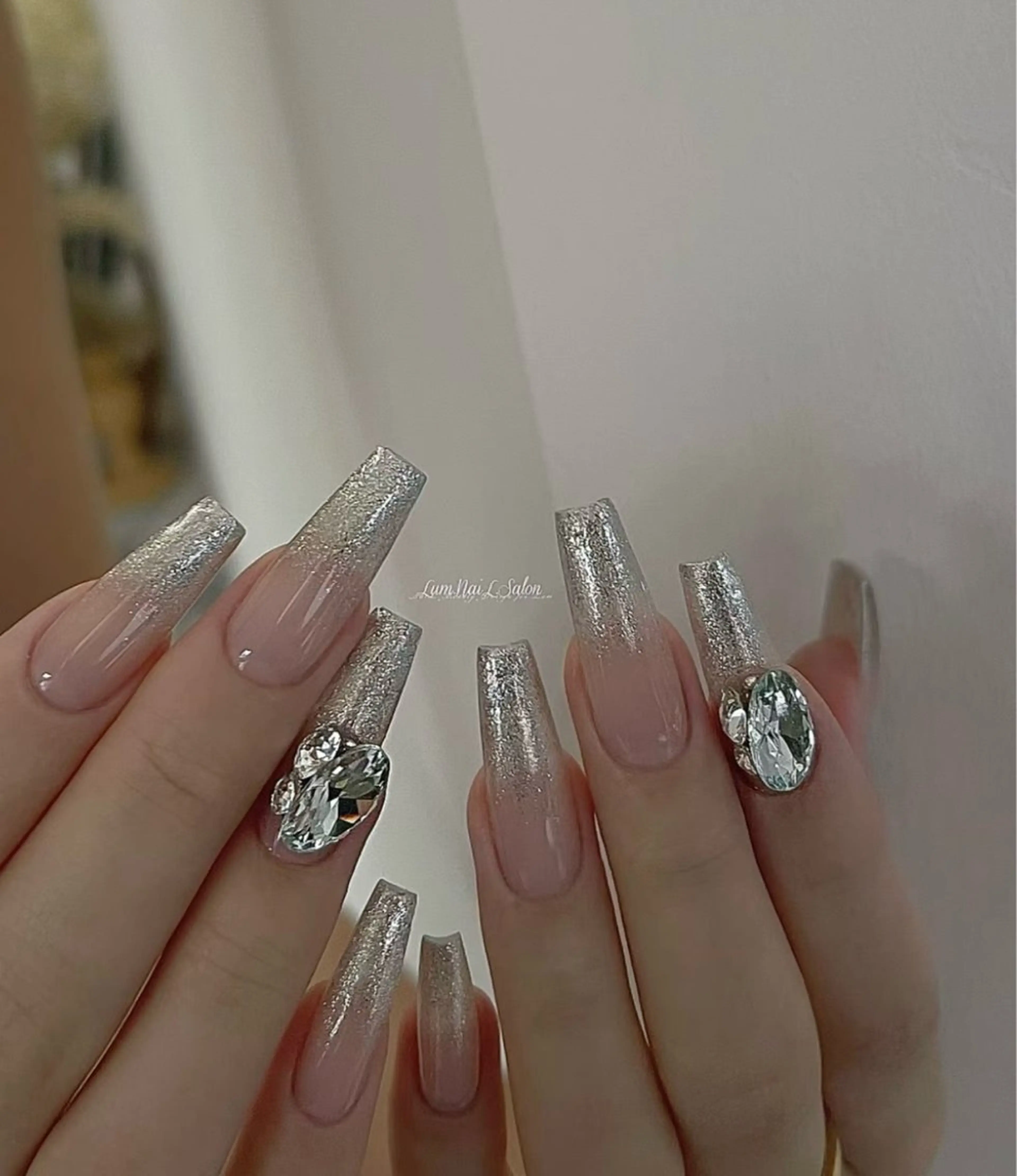 ネイル ハンドネイル 花花 ネイルサロンのネイルデザイン