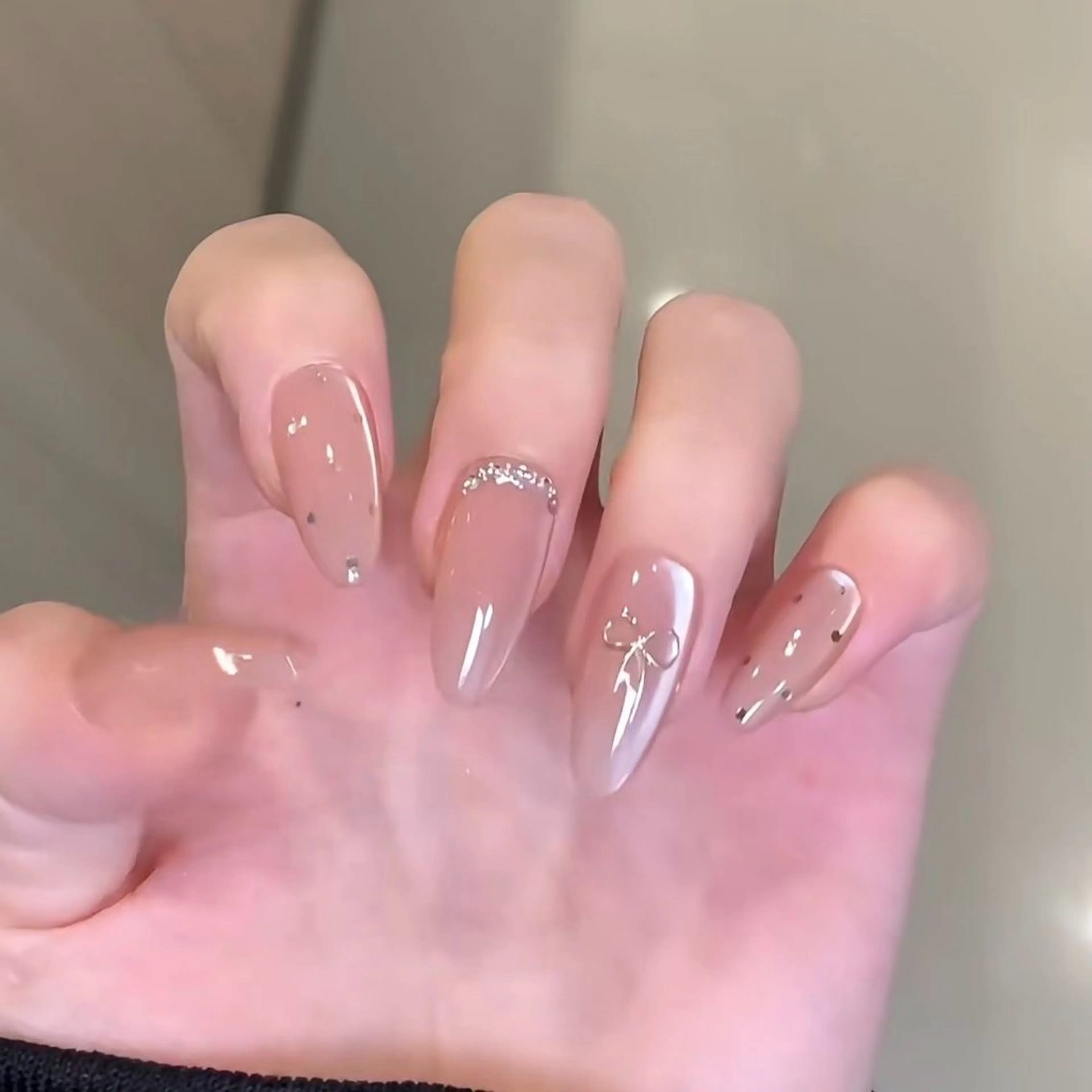 カラー グラデーションカラー ピンクカラー ハンドネイル AIN Nailのネイルデザイン