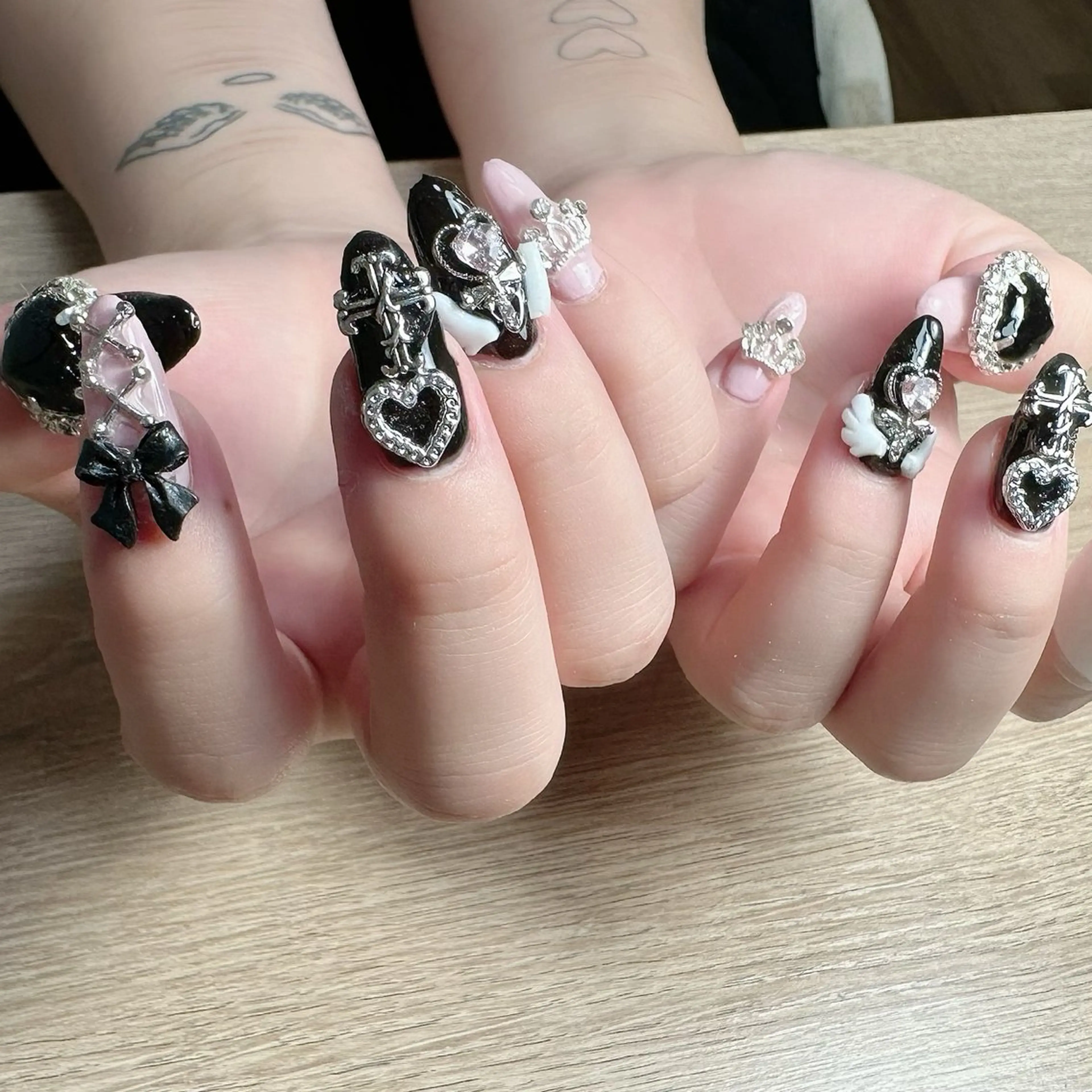 ネイル 新山 聖のネイルデザイン