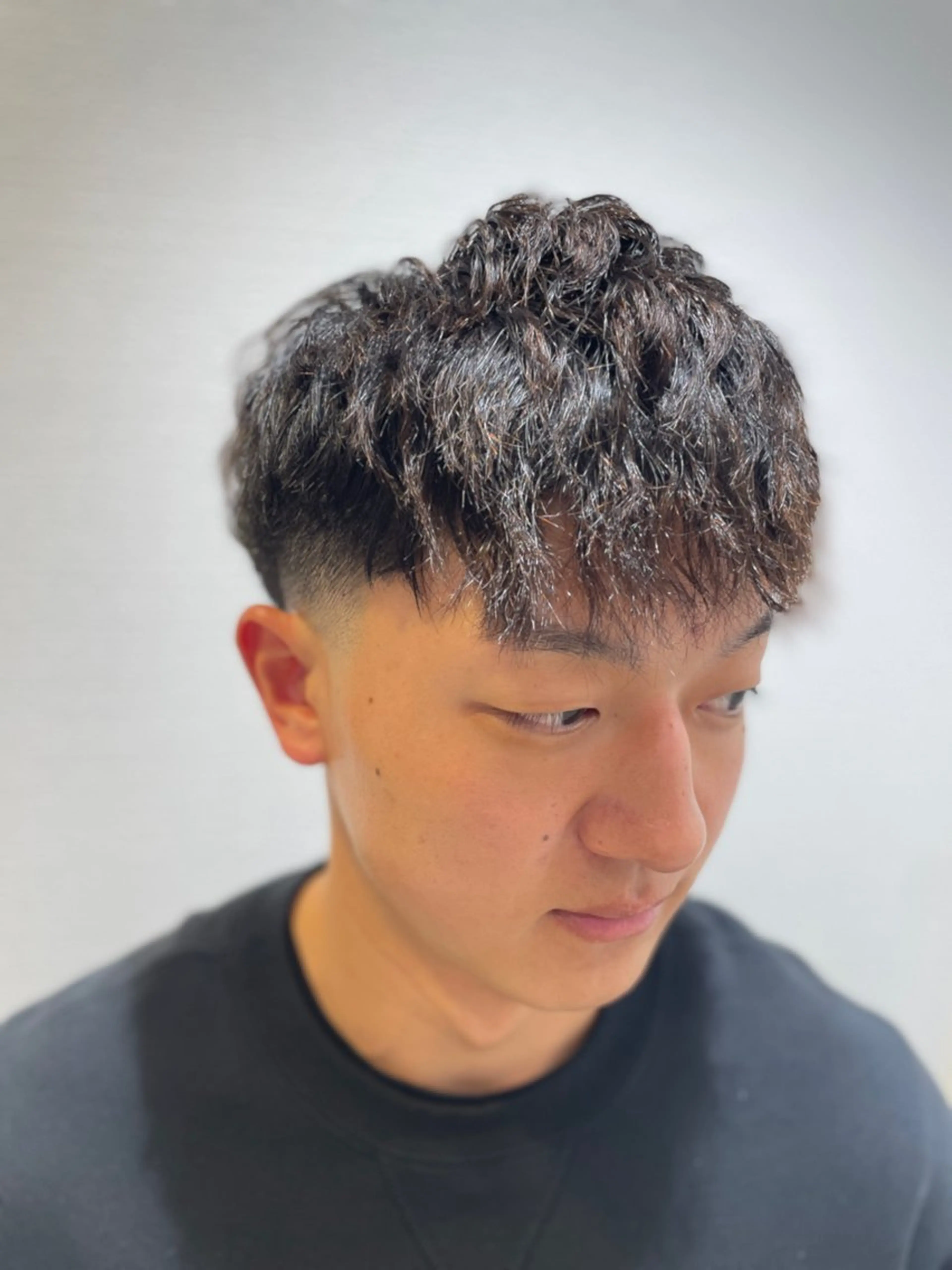 ショート パーマ メンズ ビジネス フェードカット メンズパーマ 学生（メンズ向け） メンズツイストパーマ メンズパーマ/カット / 古川　諒のヘアスタイル