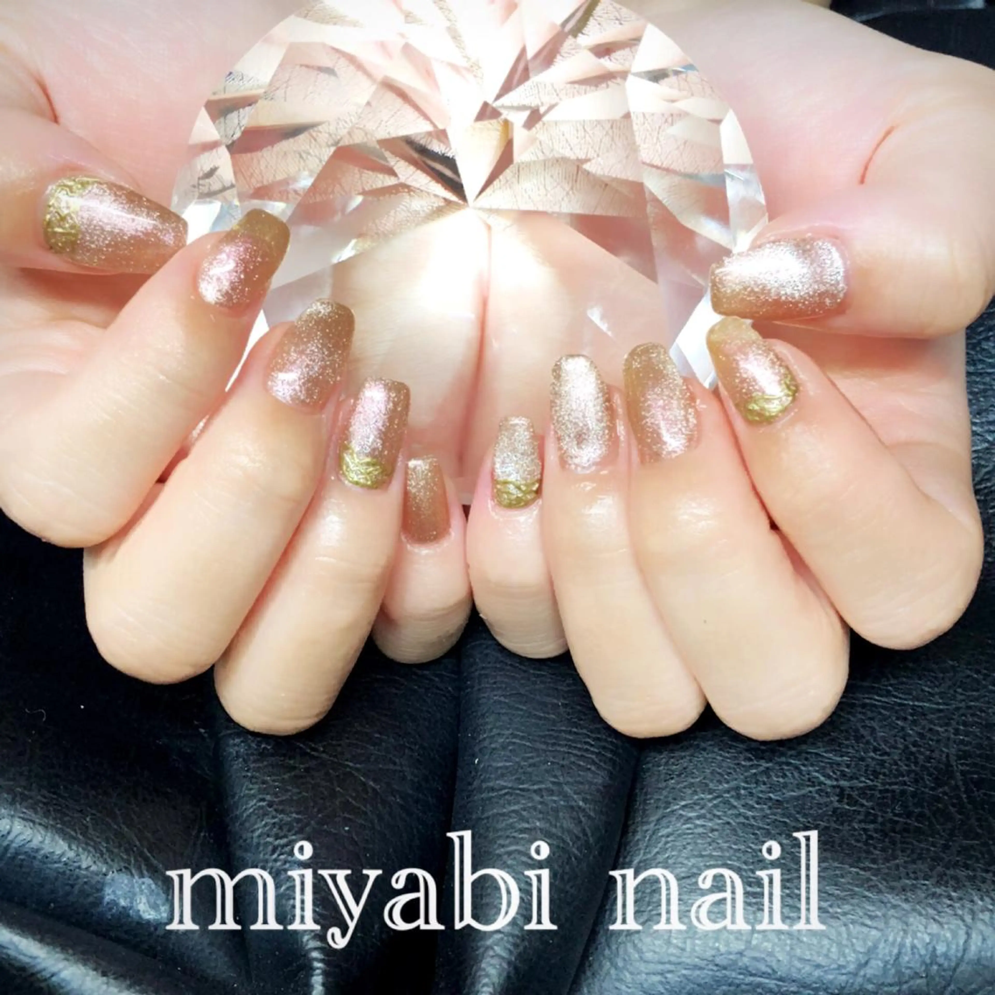 ネイル アートネイル ジェルネイル ゴールド マグネットネイル ホワイト ハンドネイル miyabi nail 桂川駅近くのネイルデザイン