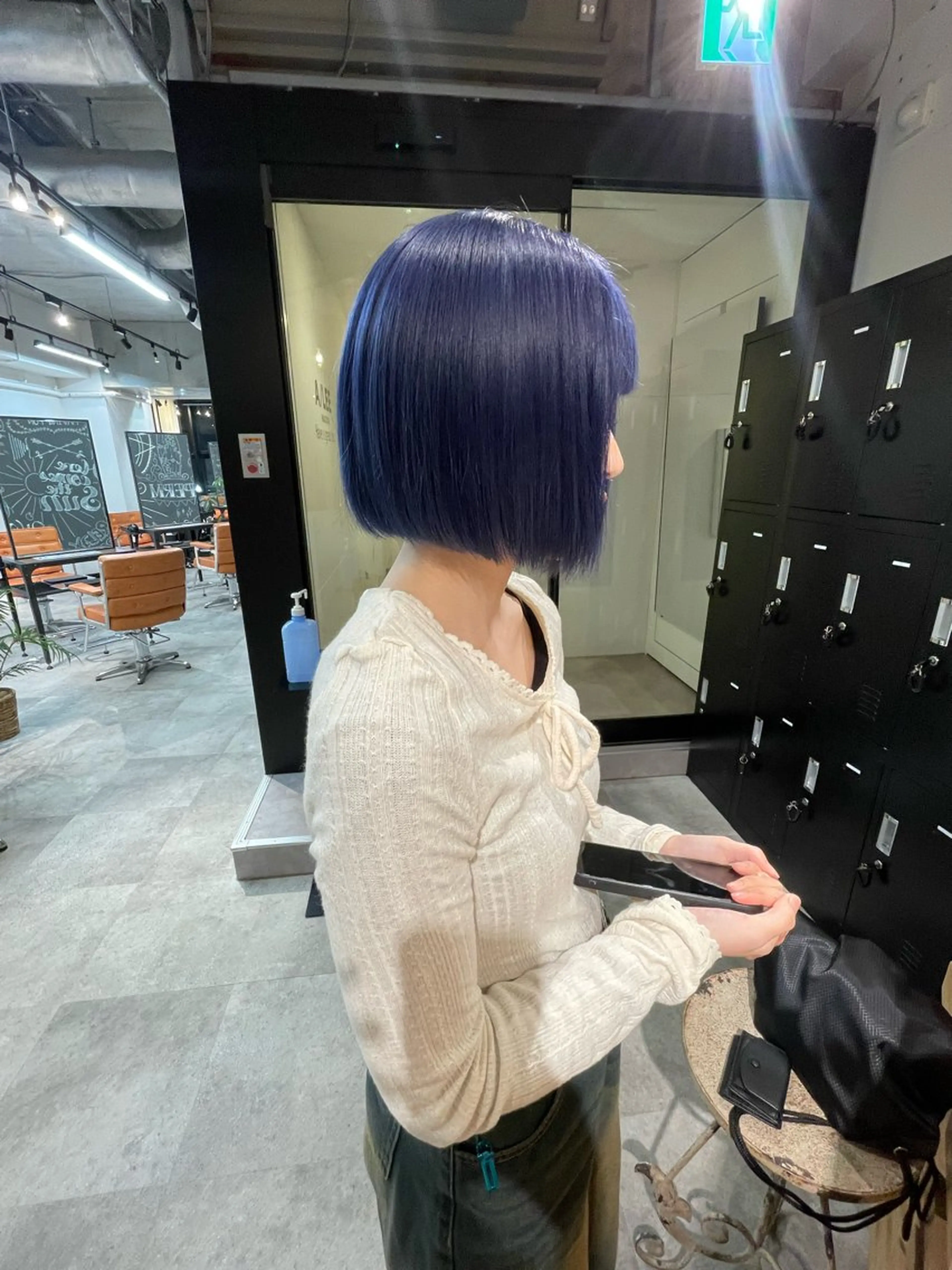 ショート カラー ブリーチ ブルーカラー ネイビーカラー ボブ マツオカ マコのヘアスタイル