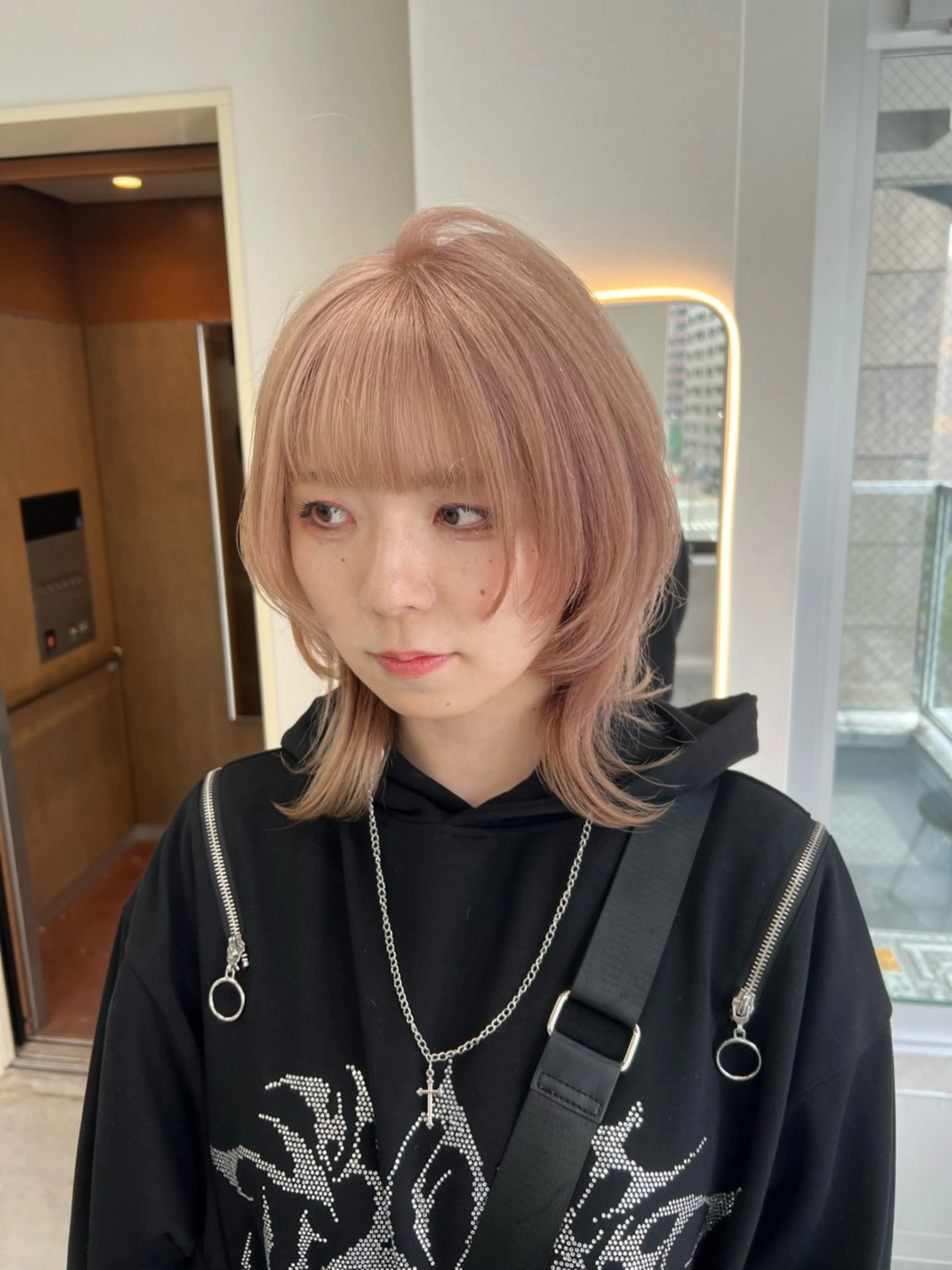 ミディアム ヘアカラー maya レイヤーカットのヘアスタイル